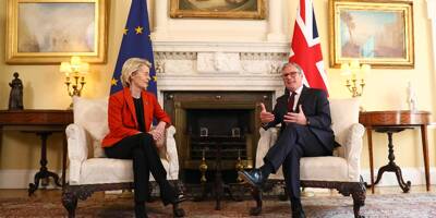 Un accord qui "sera bon pour (les) emplois, (les) factures et (les) frontières": cinq ans après le Brexit, premier sommet entre le Royaume-Uni et l'UE
