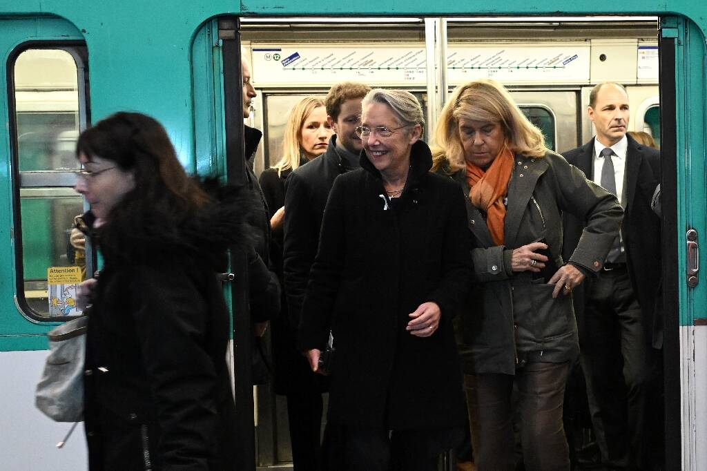 Elisabeth Borne veut un "sursaut collectif" contre les violences sexistes dans les transports