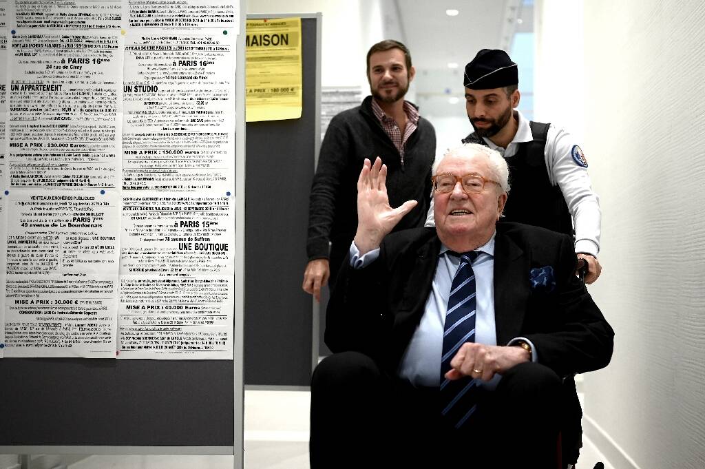 Mort de Jean-Marie Le Pen: retour sur une vie judiciaire marquée par les condamnations pour injures publiques, contestation de crimes contre l'humanité ou provocation à la haine
