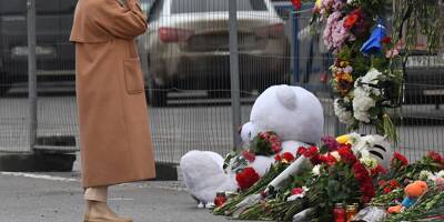 Attaque revendiquée par l'EI dans une salle de concert à Moscou: une journée de deuil national en Russie