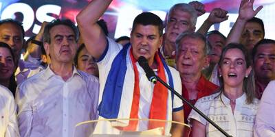 Le conservateur Santiago Peña élu au Paraguay