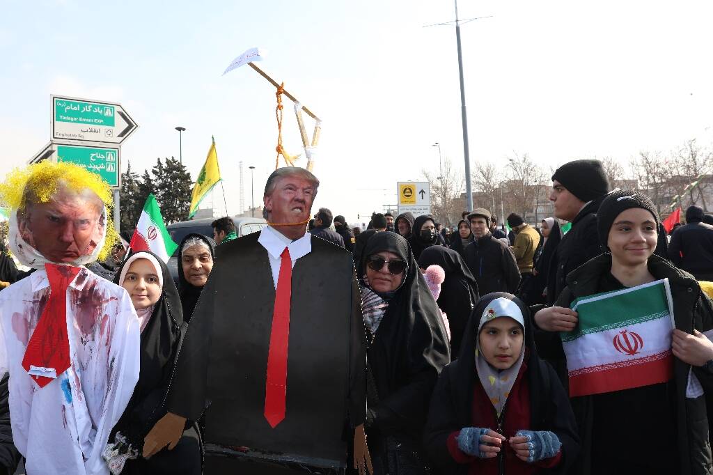 Le président iranien accuse Donald Trump de vouloir mettre son pays "à genoux"