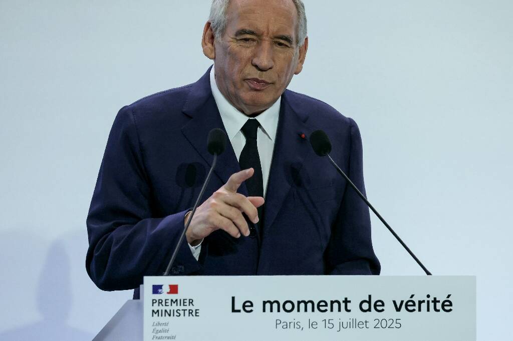 Suppression de deux jours fériés: le gouvernement invite les partenaires sociaux à négocier d'ici le 1er septembre