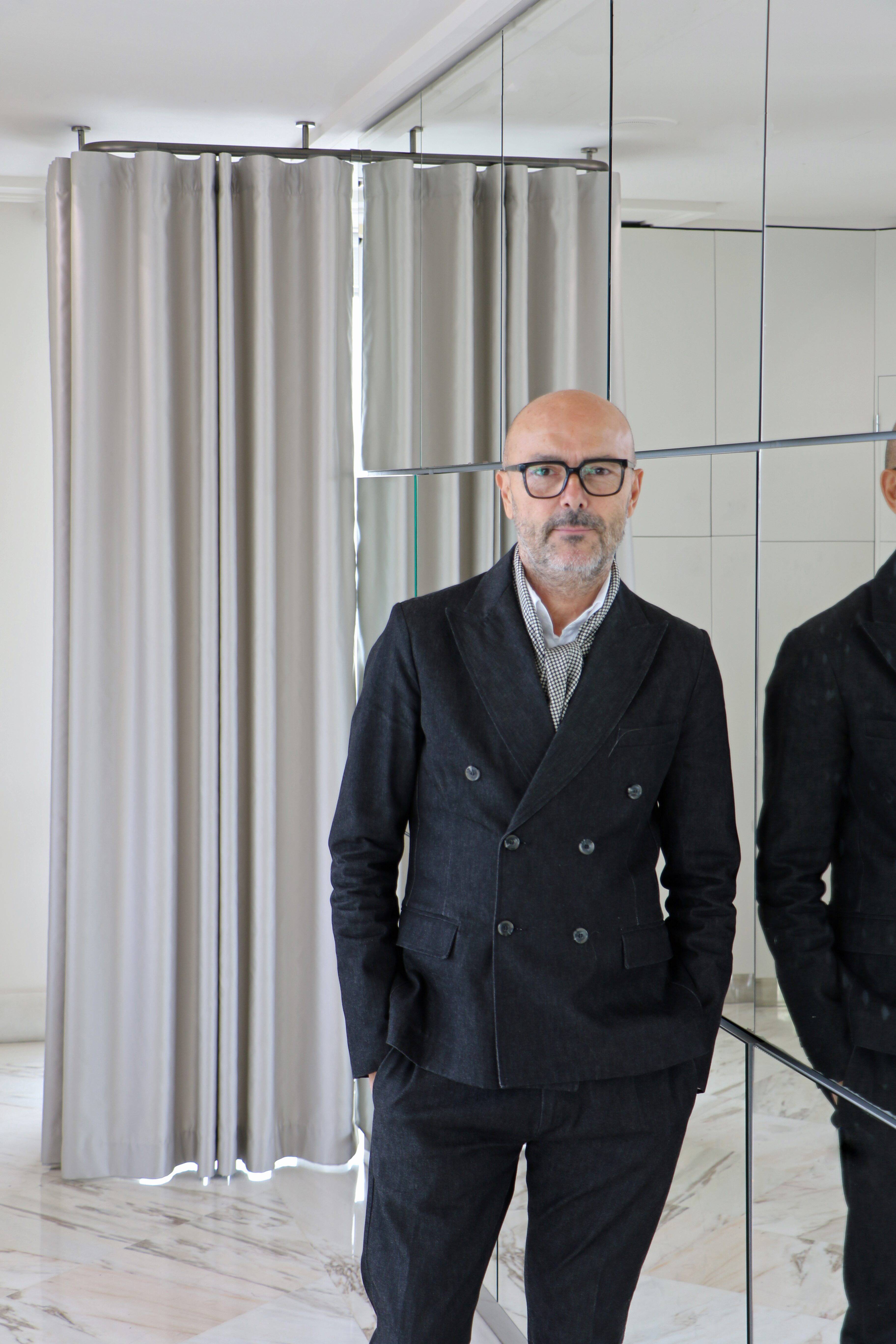 "Je suis un professeur de la beauté capillaire": rencontre avec la star des coiffeurs monégasques Rossano Ferretti