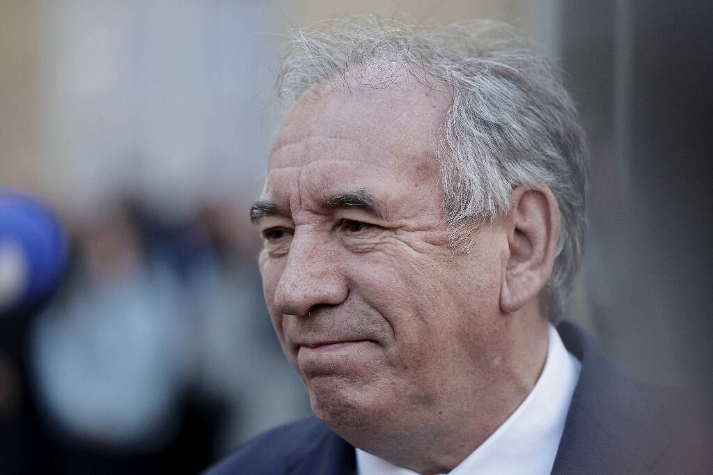 Mayotte: déplacement décalé d'un jour pour Bayrou, en quête de "solutions concrètes"