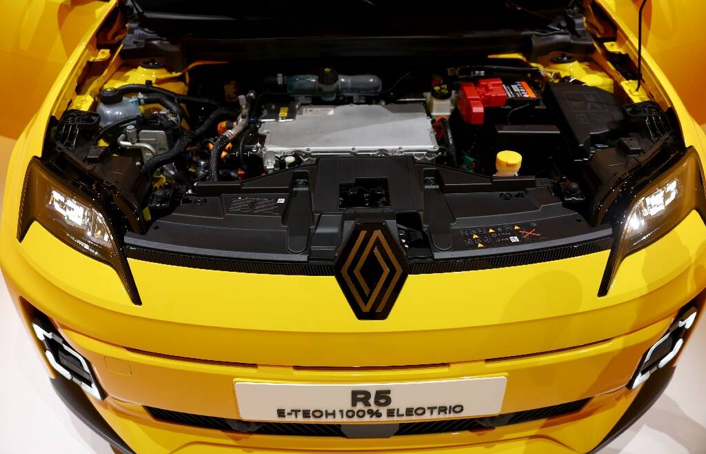 Faut-il forcer les entreprises à acheter des voitures électriques? Une proposition de loi examinée ce mardi à l'Assemblée