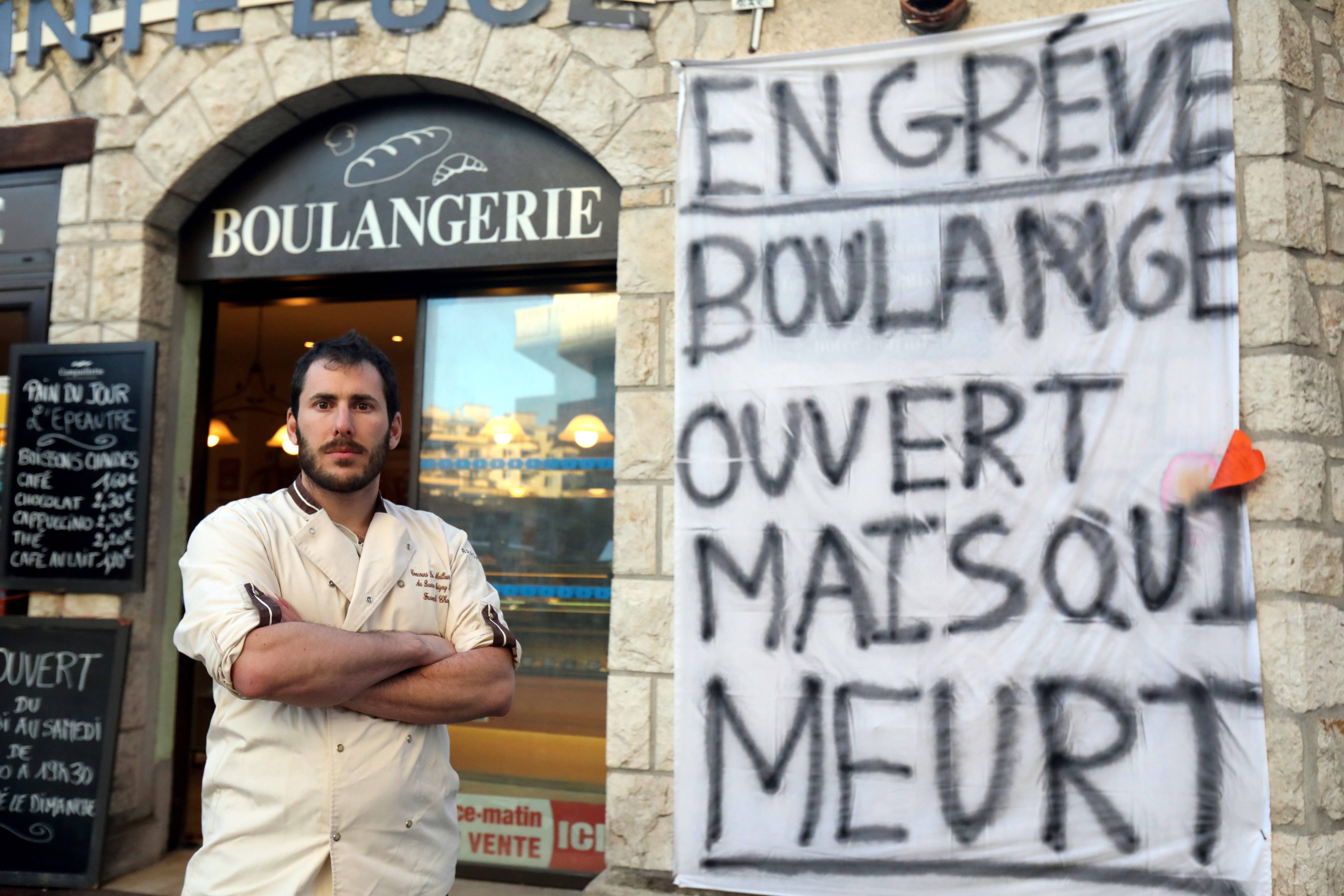 "Dans ce pays, on vous dégoûte d'être patron": ce boulanger de la Côte d'Azur se met symboliquement en grève pour dénoncer l'inflation