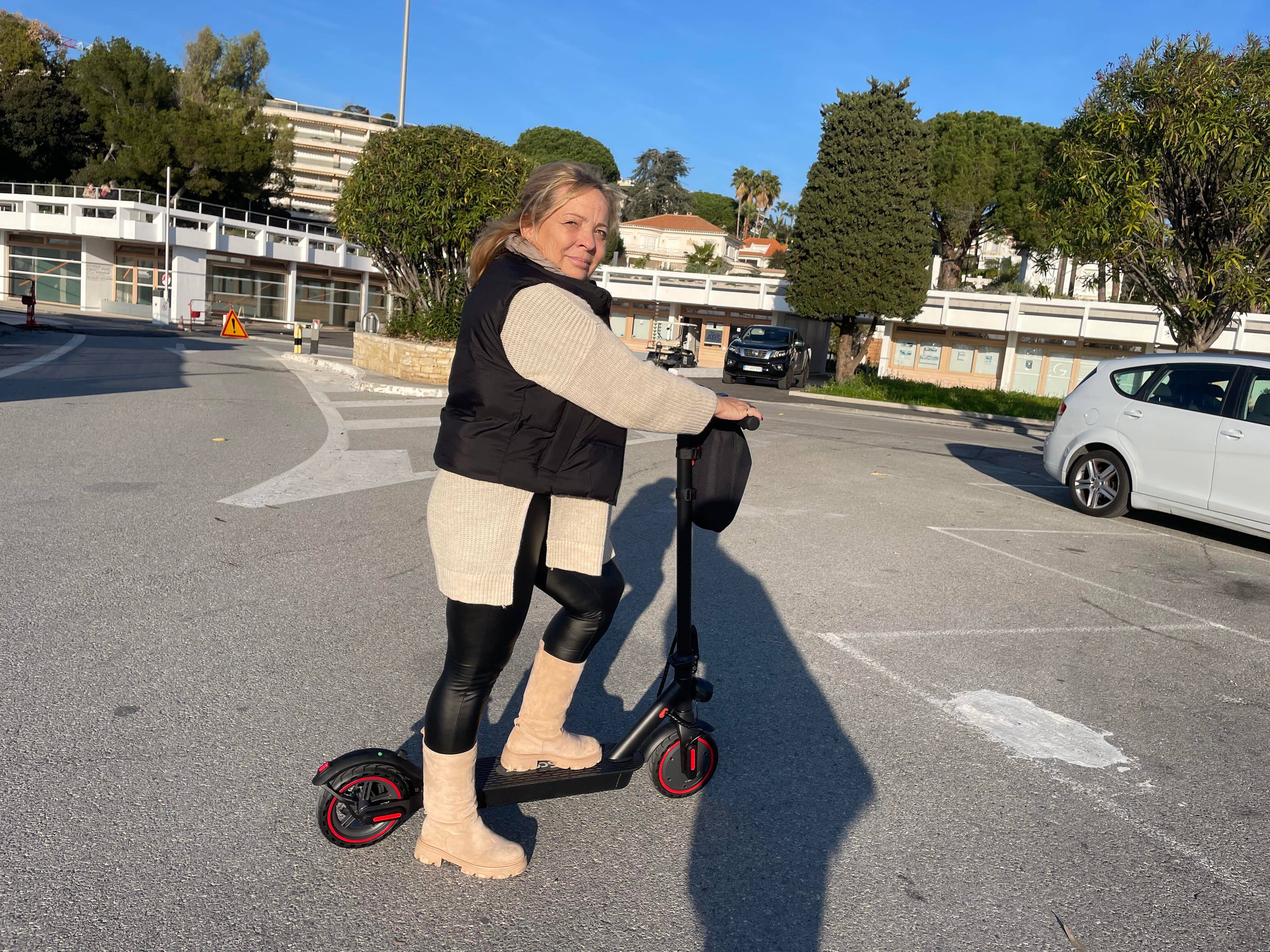 À Antibes, il est possible de louer une trottinette à la journée, à la semaine ou au mois