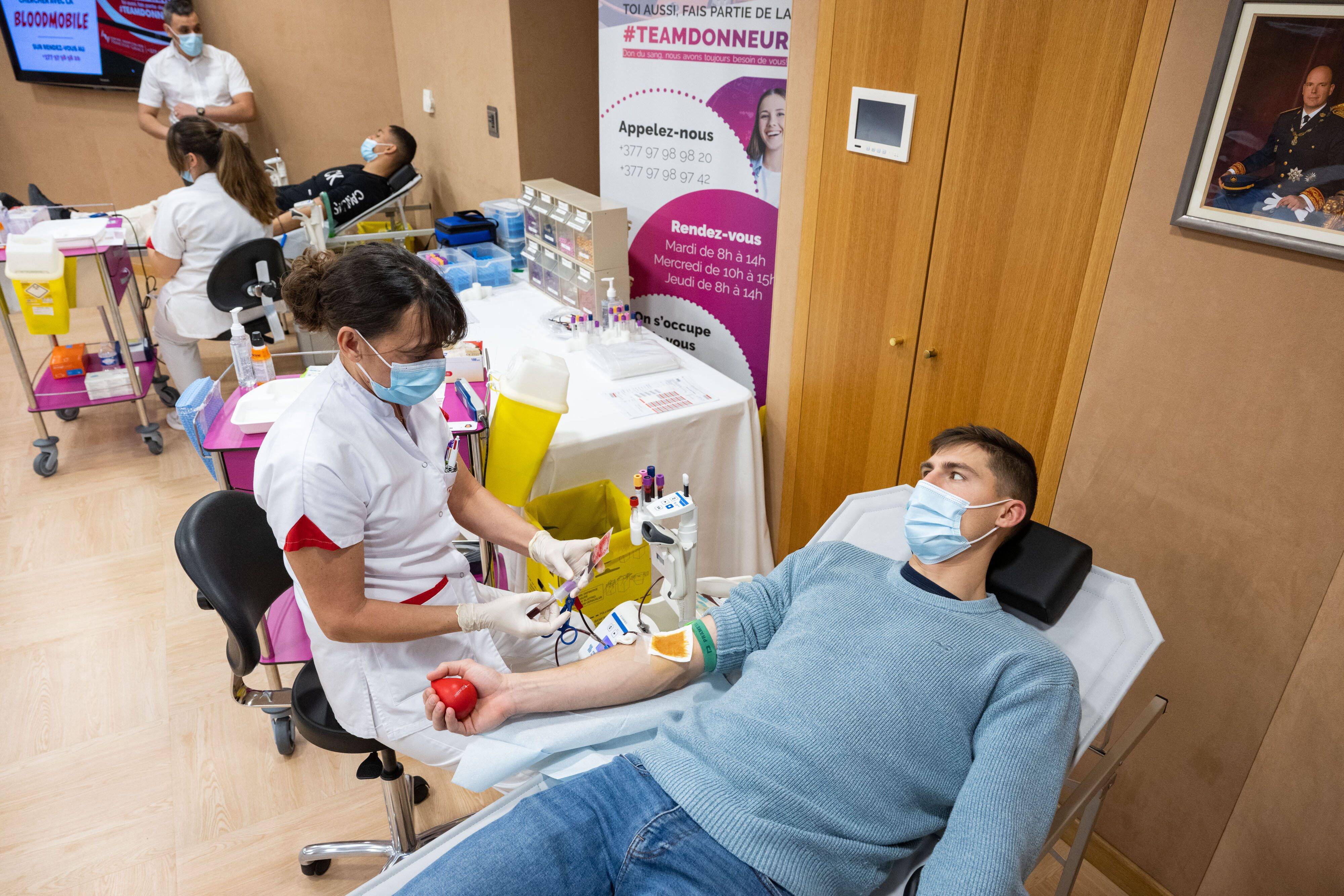 Pour inciter les Monégasques à donner leur sang, le Palais princier met à contribution son personnel volontaire par une journée de collecte