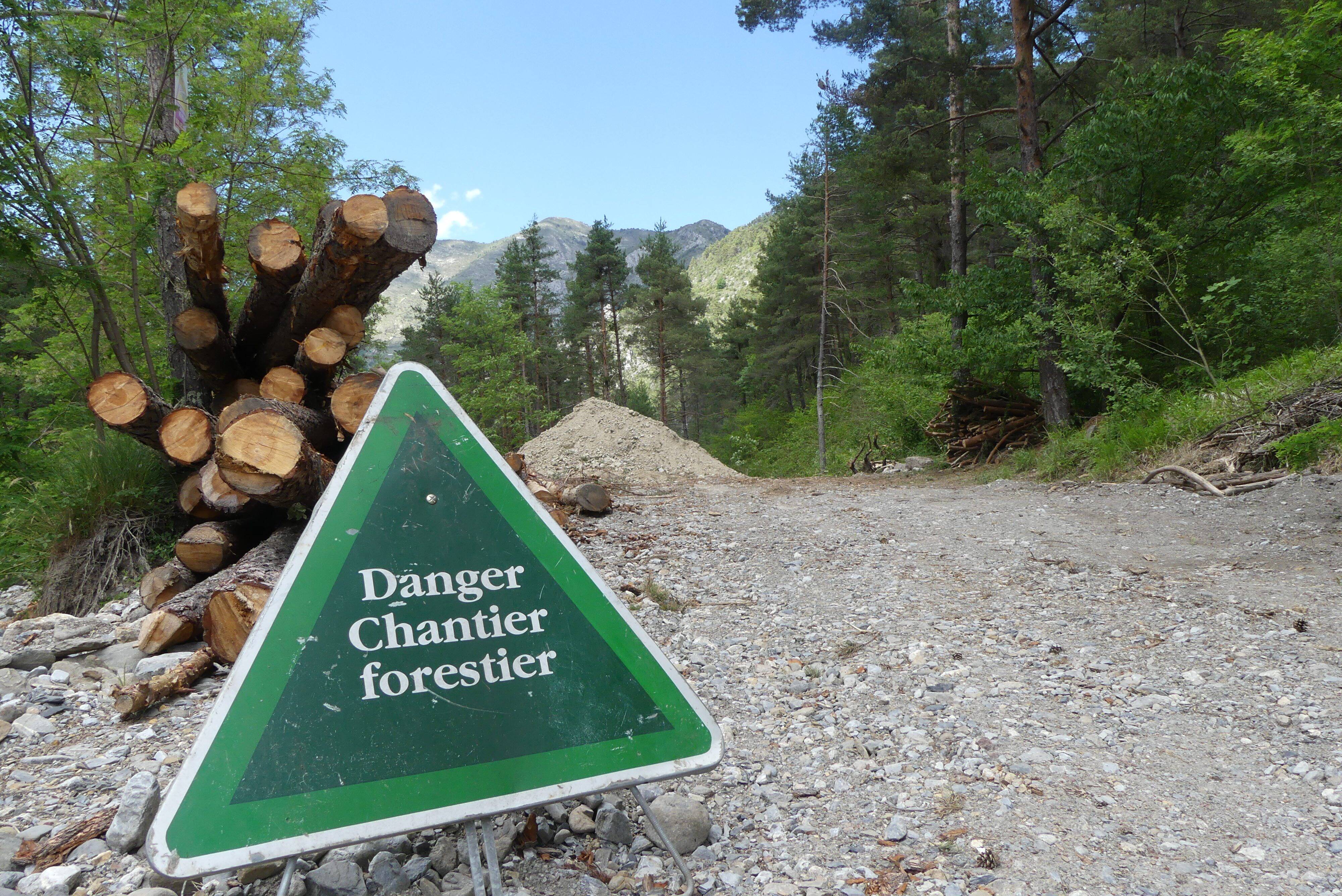 Une association écolo poursuit sa lutte contre une piste de motocross dans son village de la Côte d'Azur