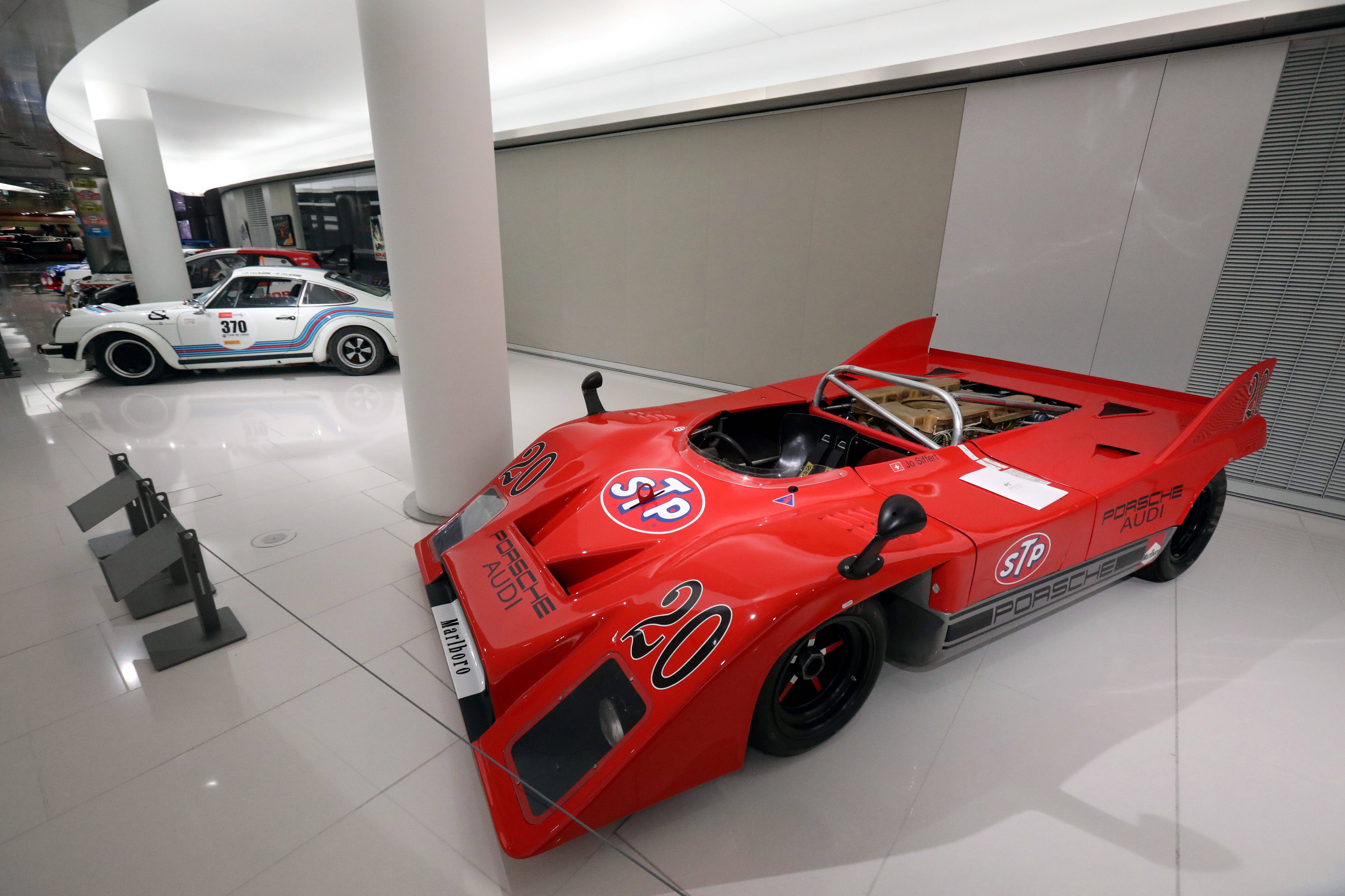 Une dizaine d'anciens bolides Porsche ont rejoint la Collection du Prince de Monaco pour fêter les 75 ans de la marque