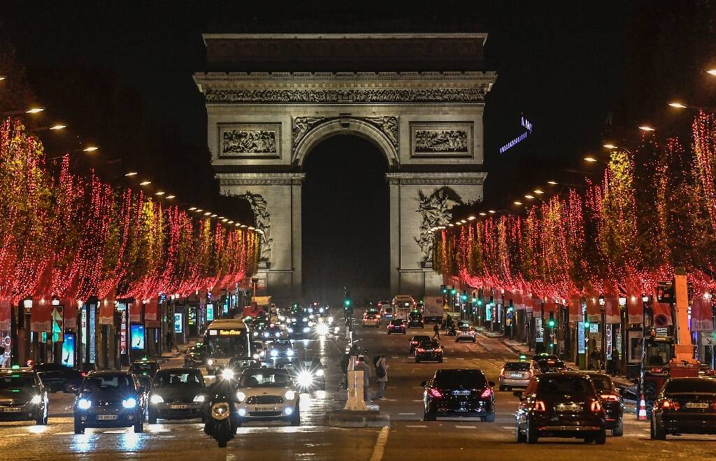 Les Champs-Elysées visent les 10 millions de visiteurs pour les fêtes de fin d'année