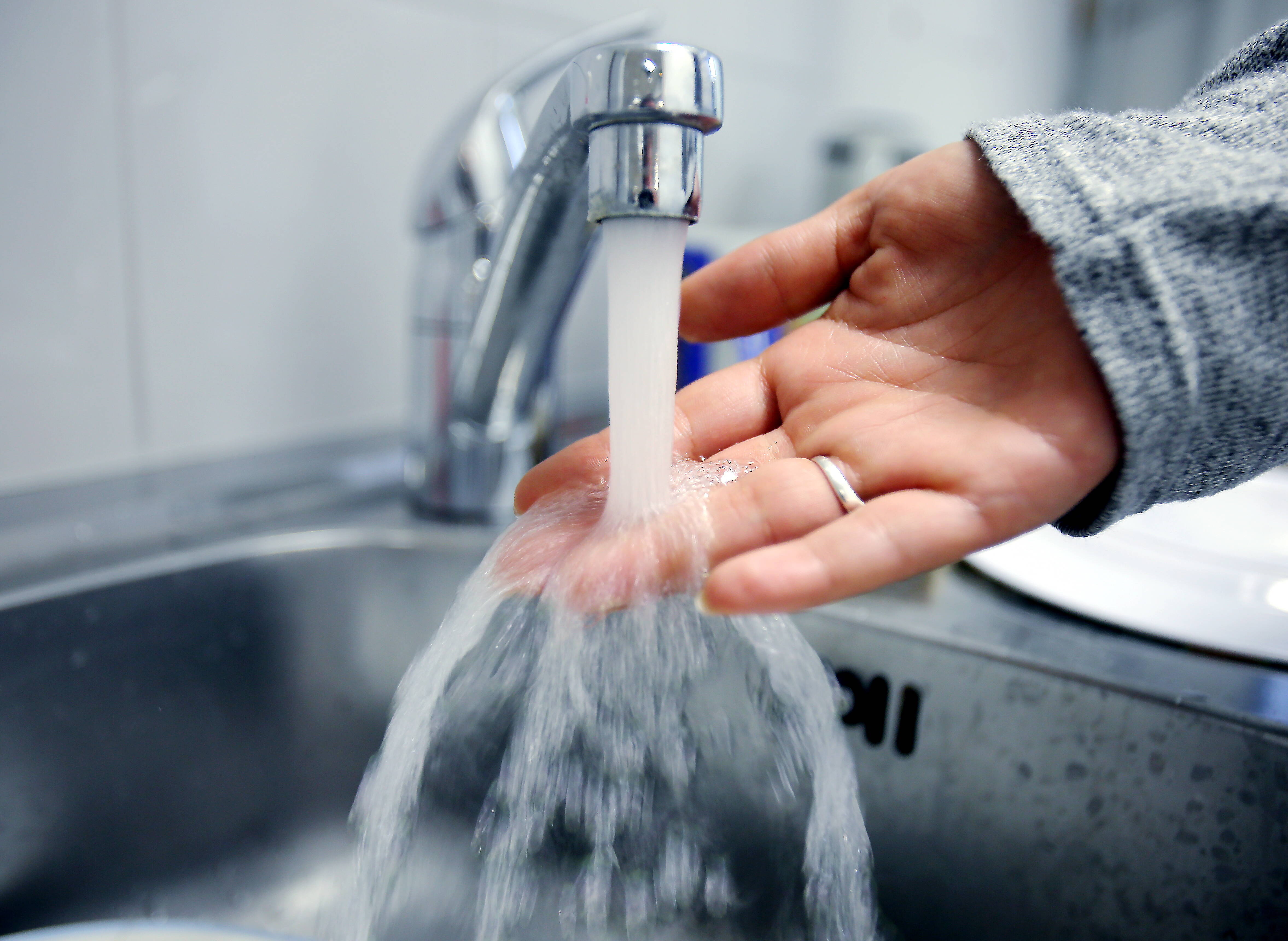 Quelles sont les solutions de la Communauté d'agglomération de la Riviera française pour faire baisser la facture d'eau?