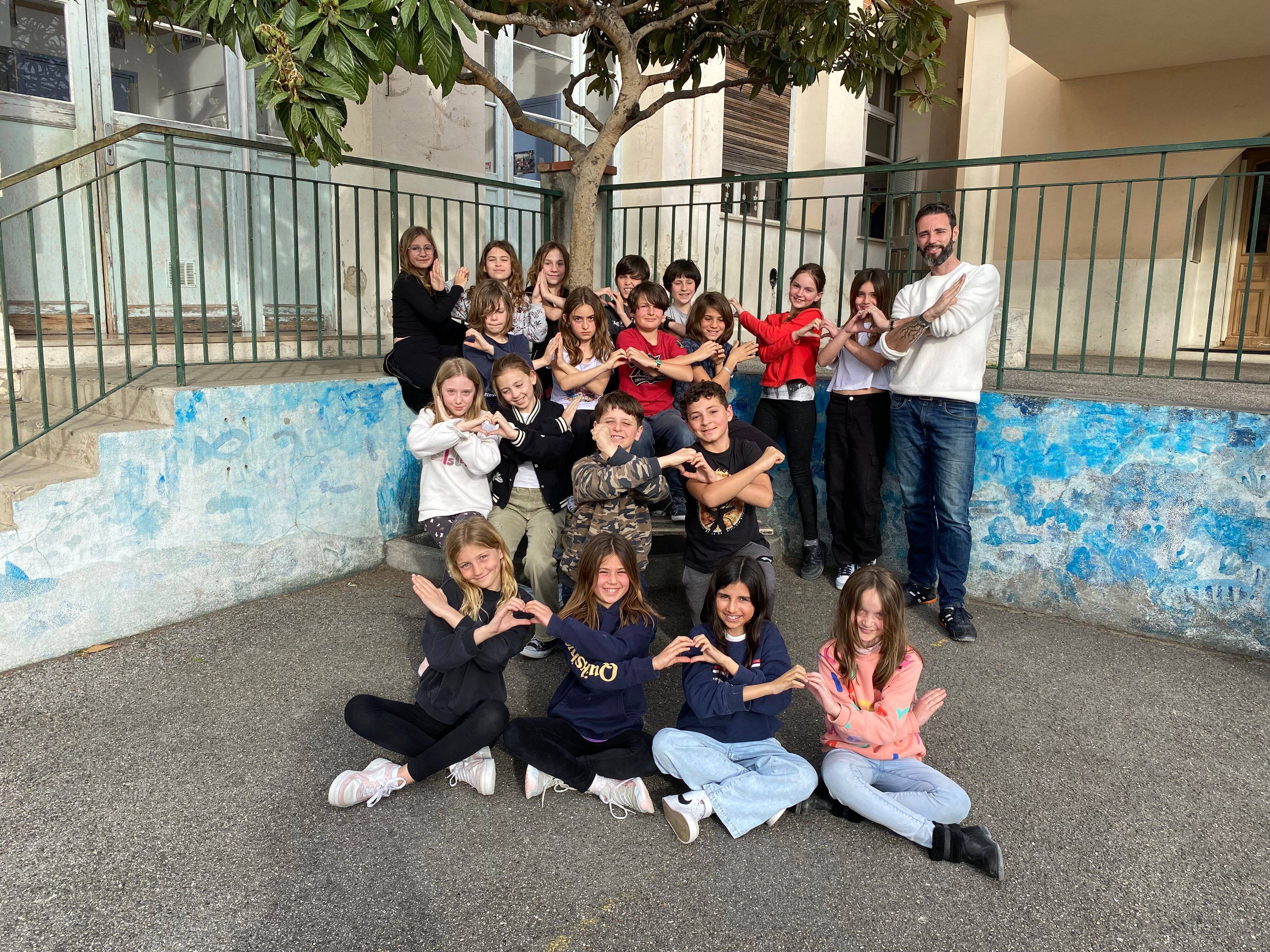 À Falicon, les élèves de CM2 dénoncent le harcèlement scolaire dans un clip