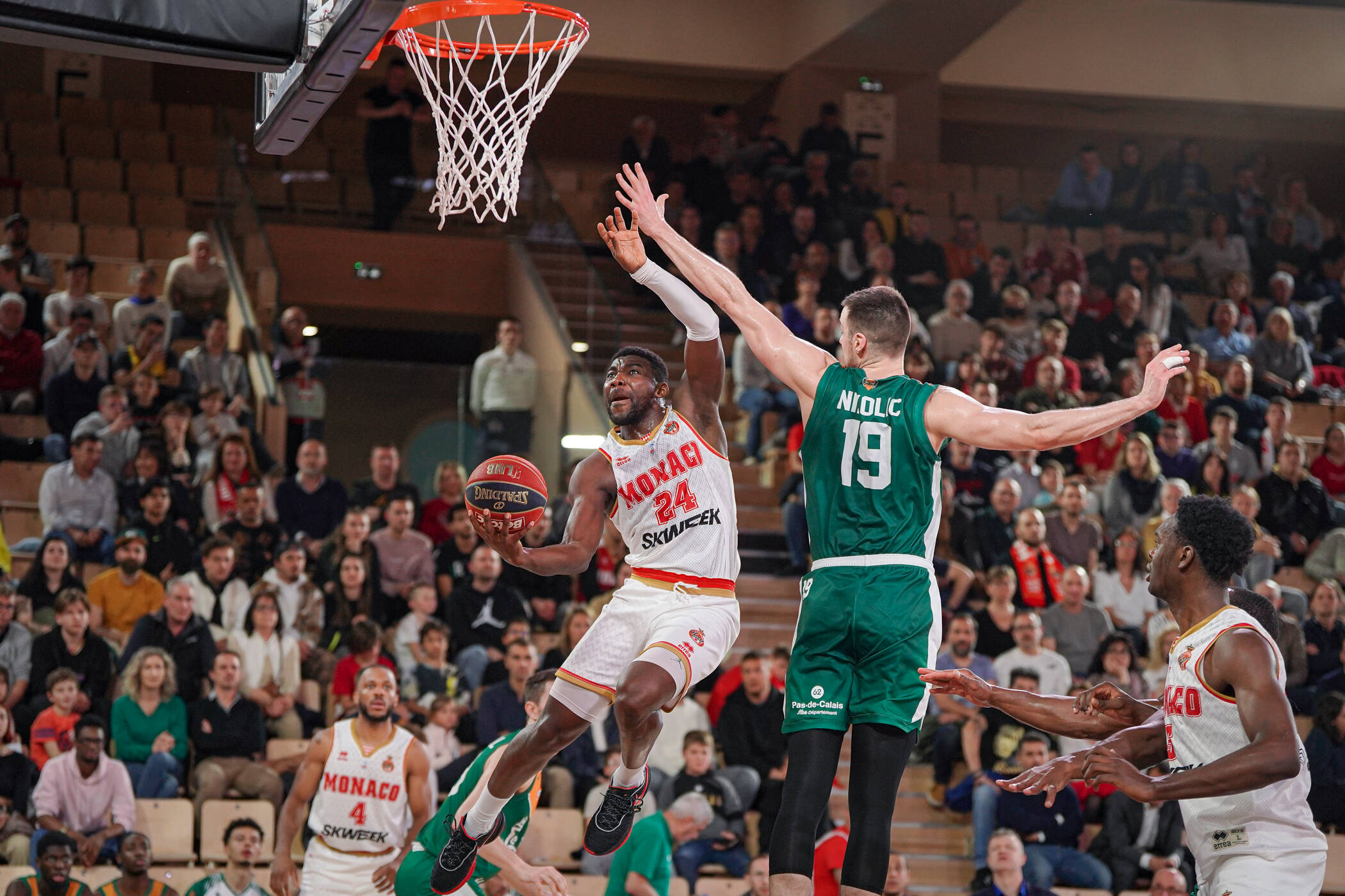 Betclic Elite: la Roca Team pulvérise le Portel et remporte une 9e victoire consécutive