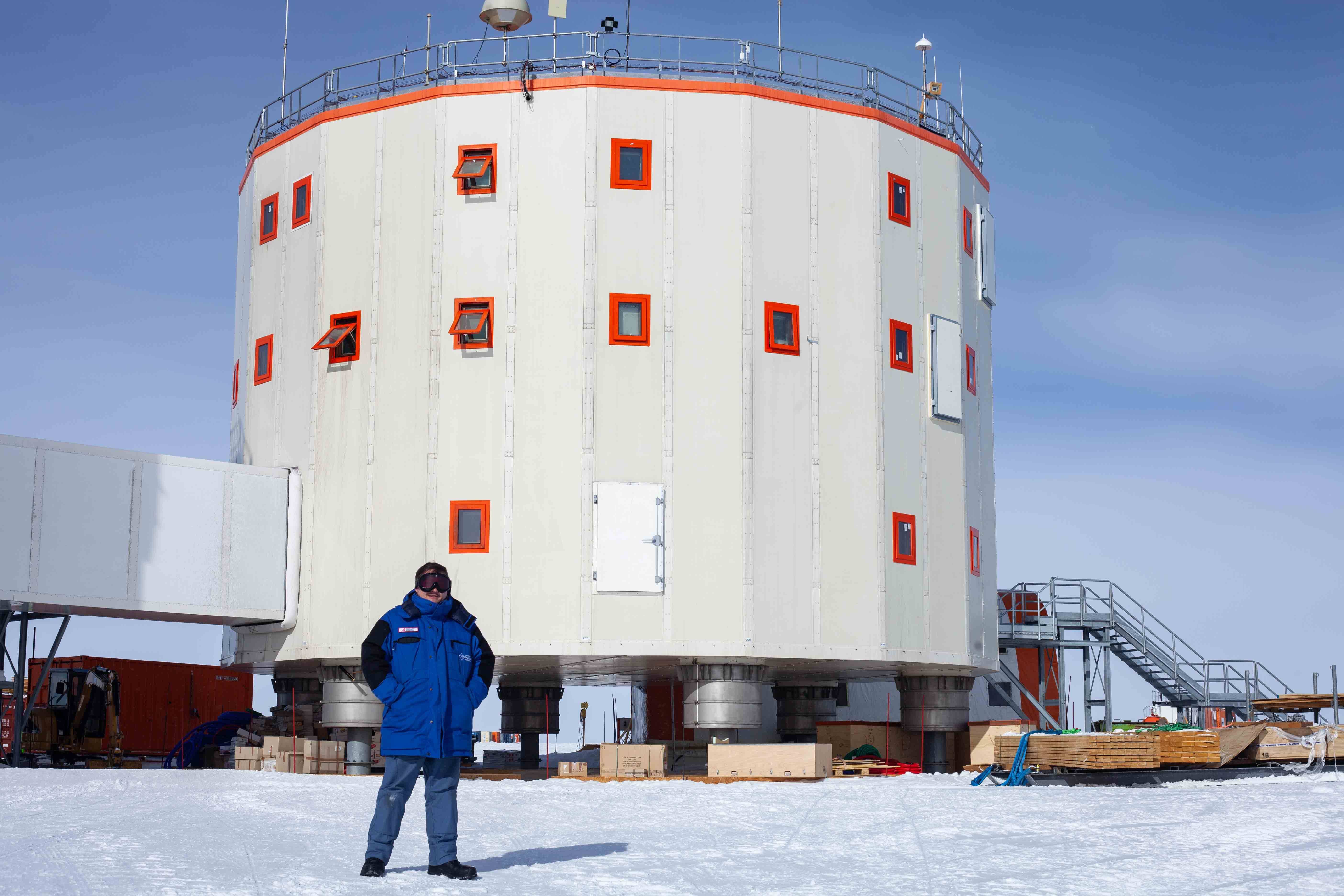 De Monaco à l'Antarctique, cet architecte en milieu hostile a été choisi pour tester une technologie de recyclage des eaux grises