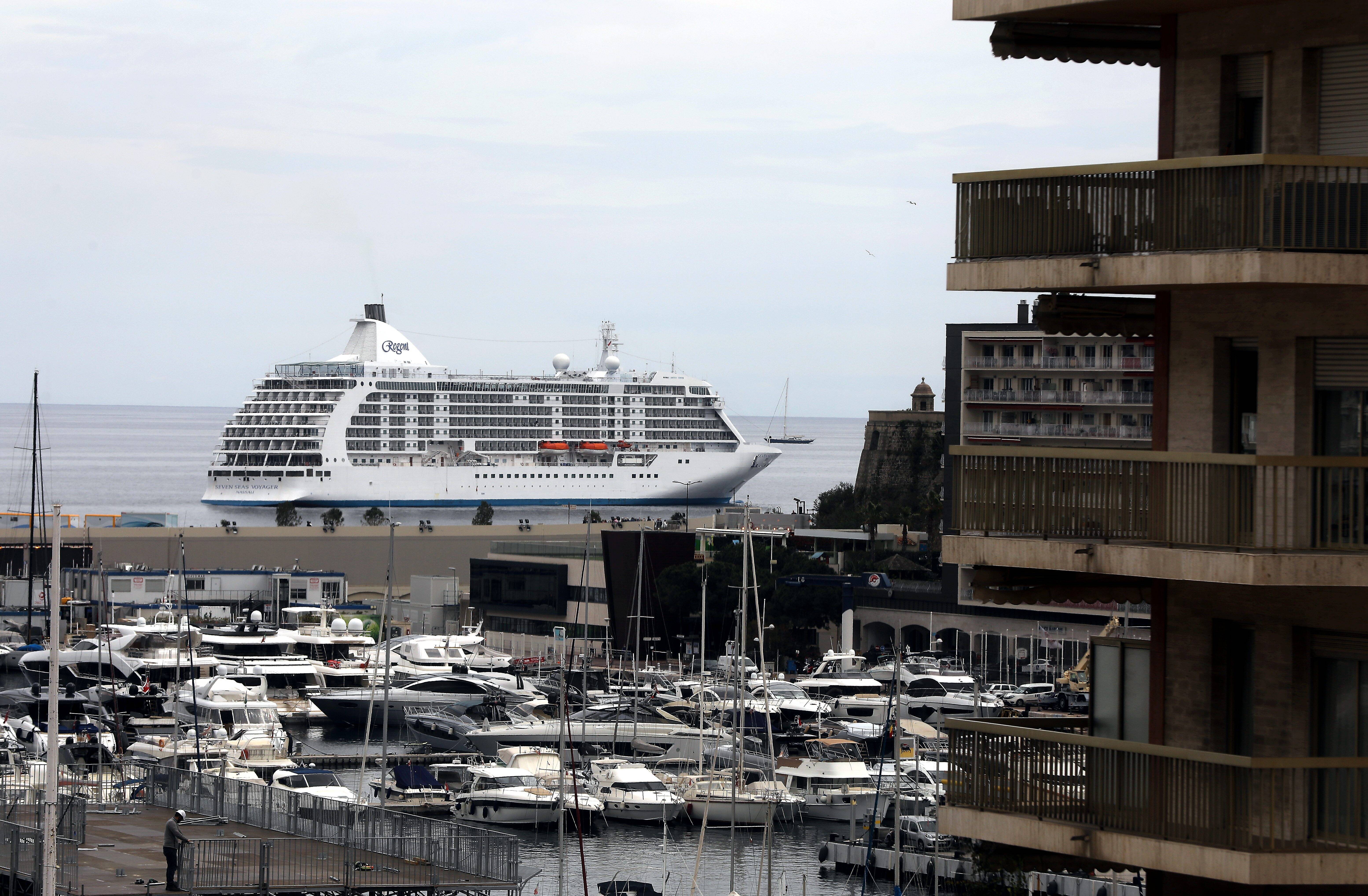 Face à la pollution, faut-il réduire les escales des bateaux de croisière à Monaco?