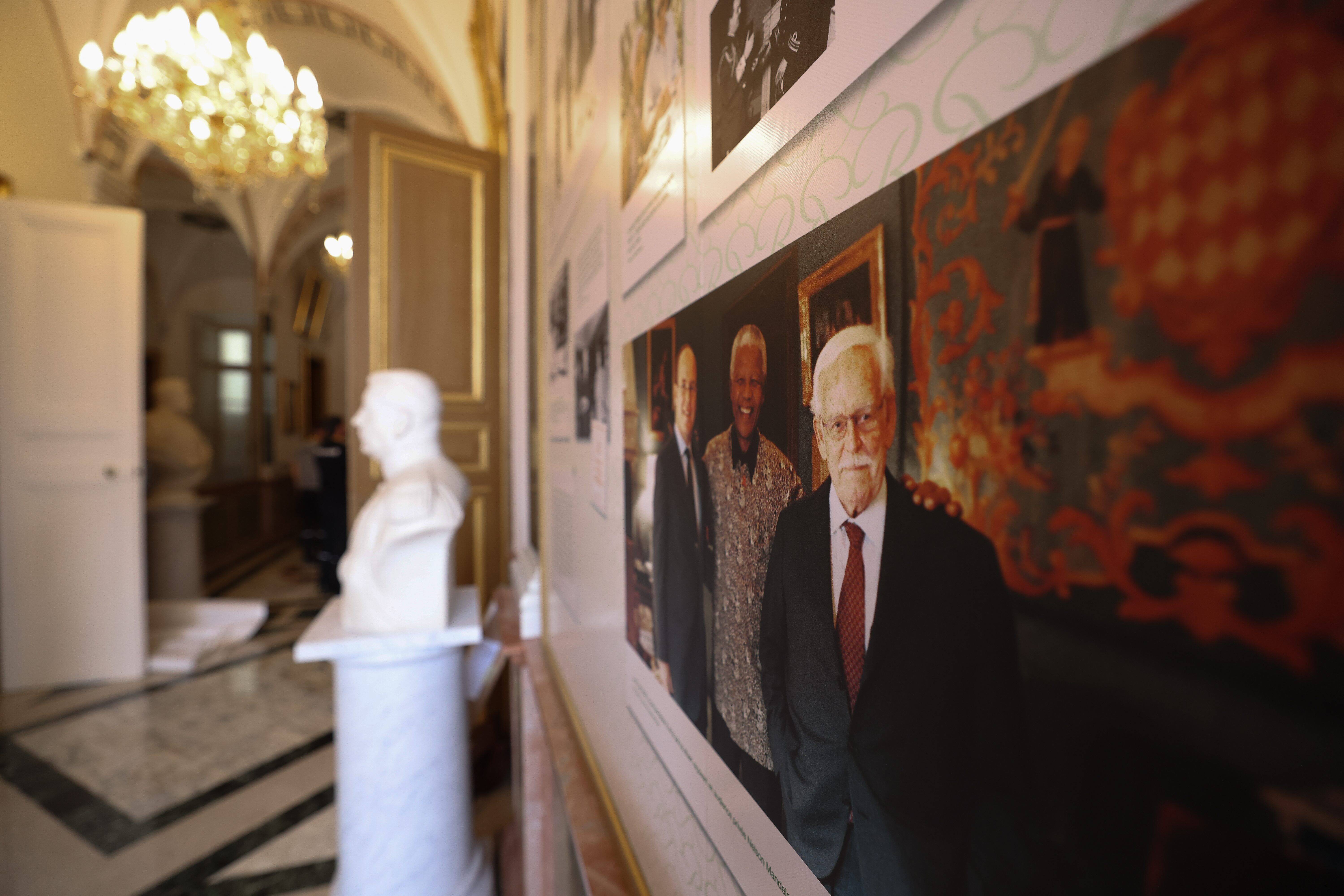 Le prince Rainier III de Monaco raconté en images au Palais à l'occasion du centenaire de sa naissance