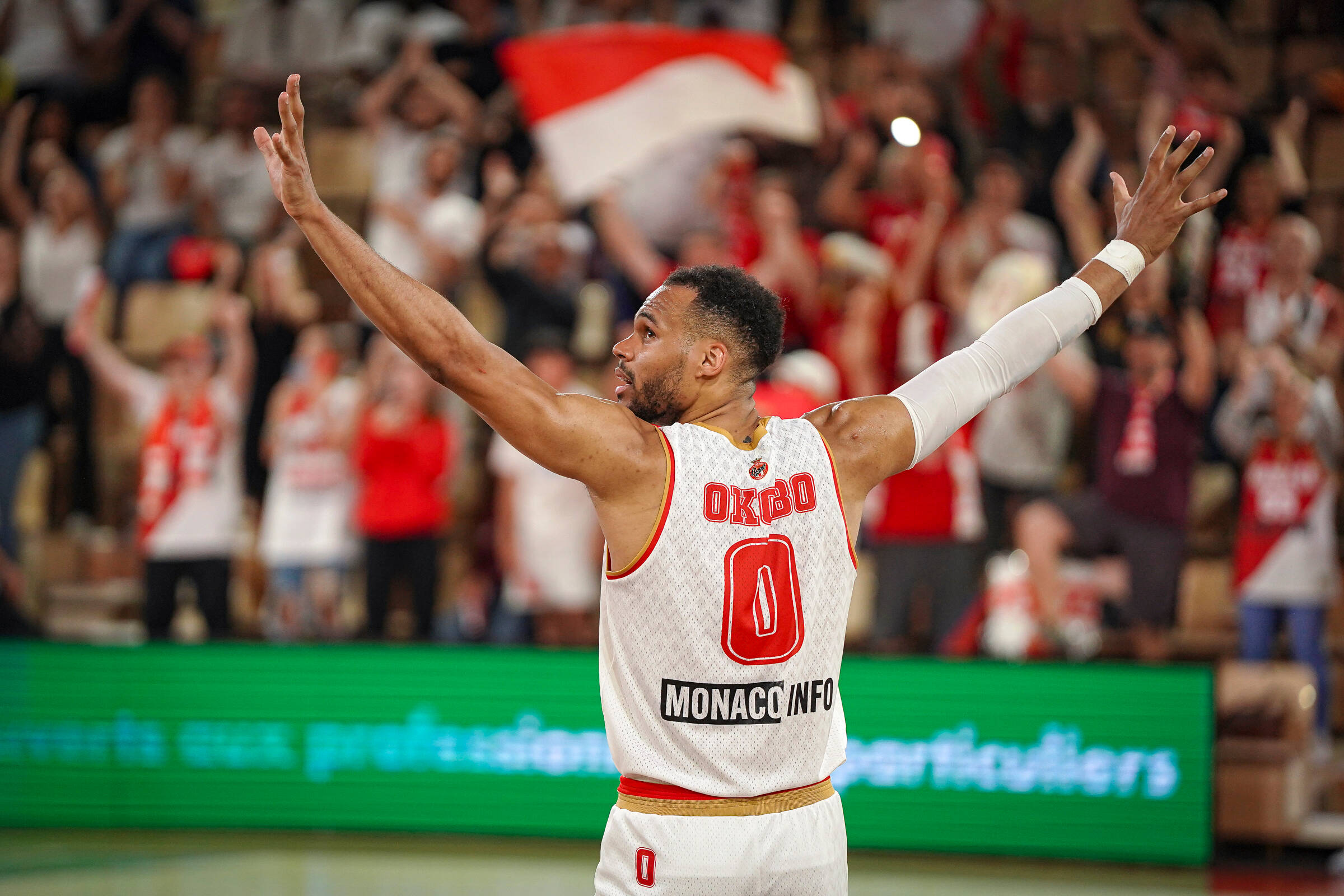 Betclic Elite: La Roca Team décroche la victoire dans la douleur face à Bourg-en-Bresse