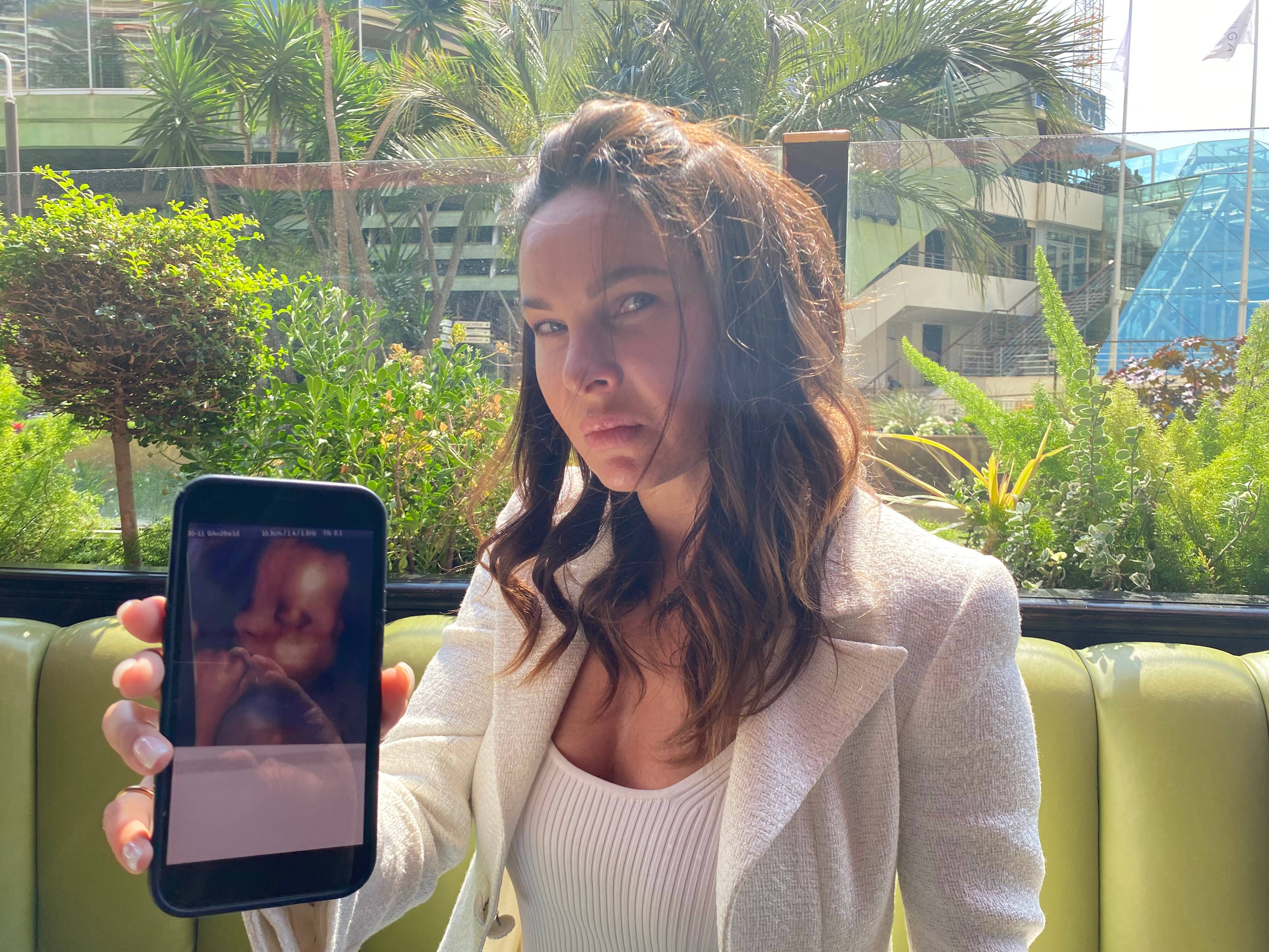 "Il a acheté ma fille pour 120.000 euros": depuis Monaco, elle raconte son divorce cauchemardesque avec l'ex-gendre de Poutine