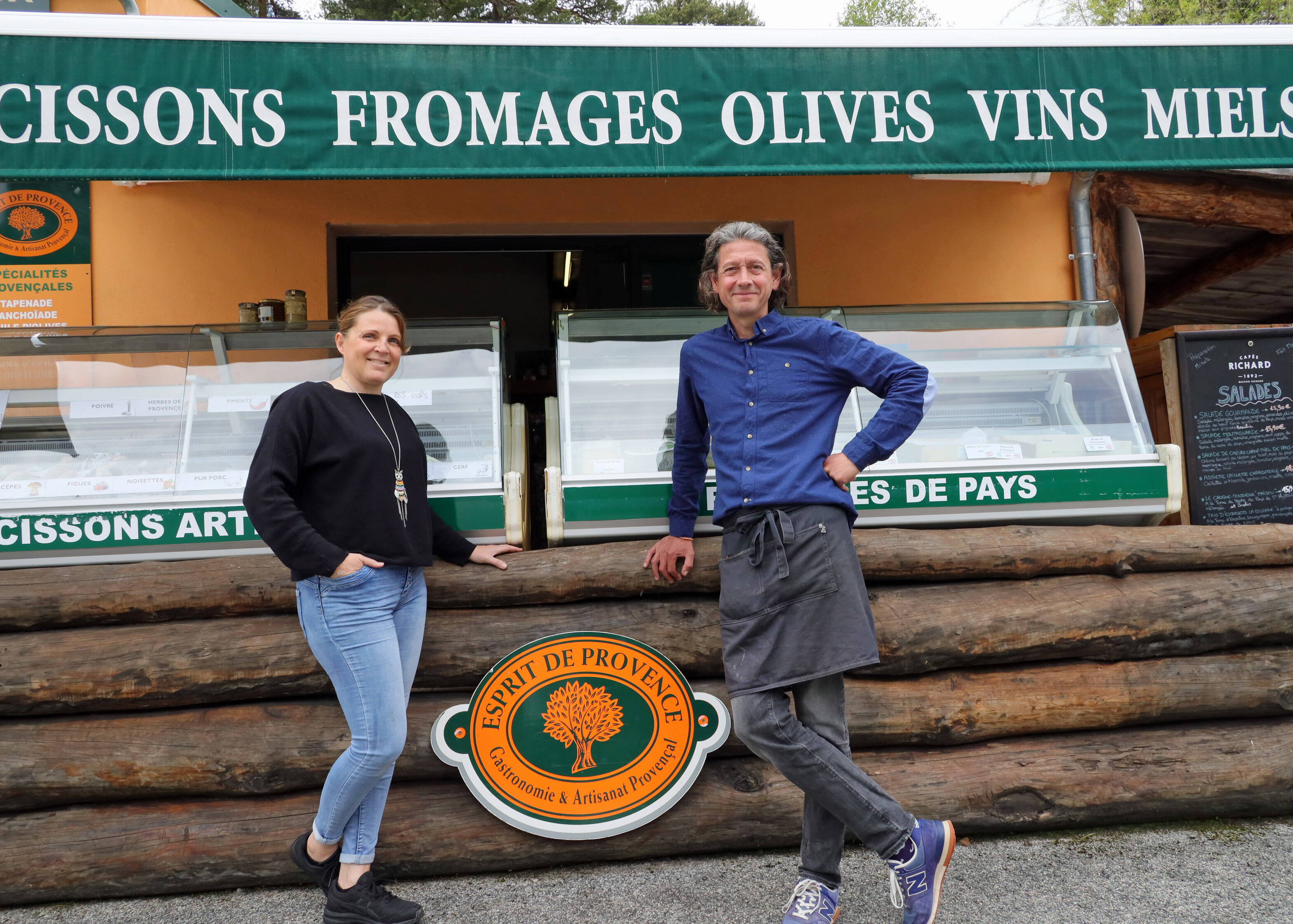 Après 23 ans à la tête d'Esprit de Provence au Logis-du-Pin à Séranon, il passe la main de son magasin pas comme les autres