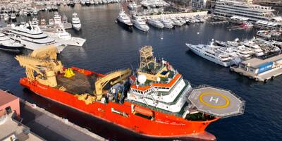 Quel était ce bateau orange amarré au port Hercule à Monaco?