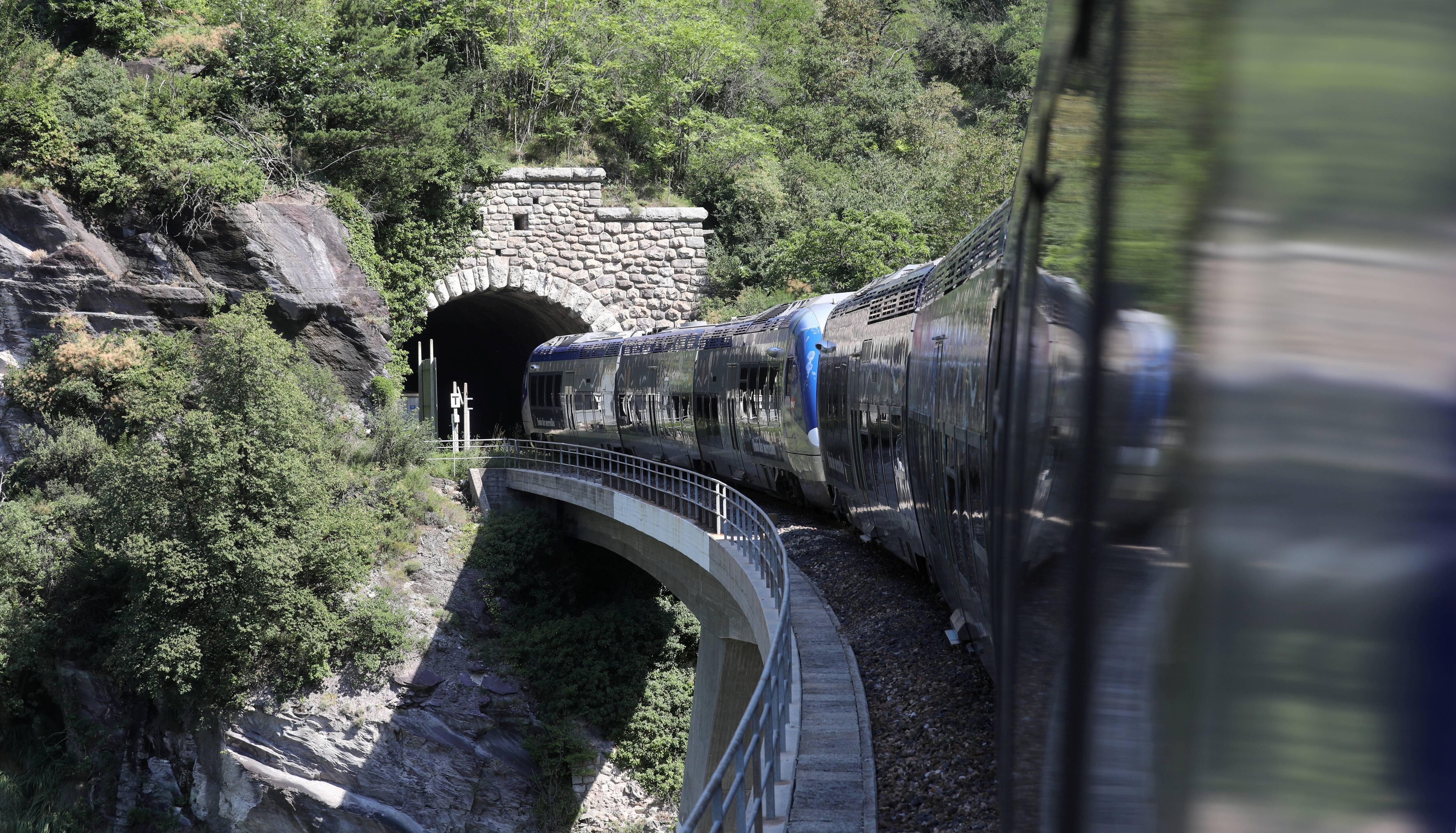 "Toujours moins de trains, toujours pas assez de rames, et toujours plus cher!": la ligne de train Cuneo Nizza Unisce dans le viseur de certains usagers
