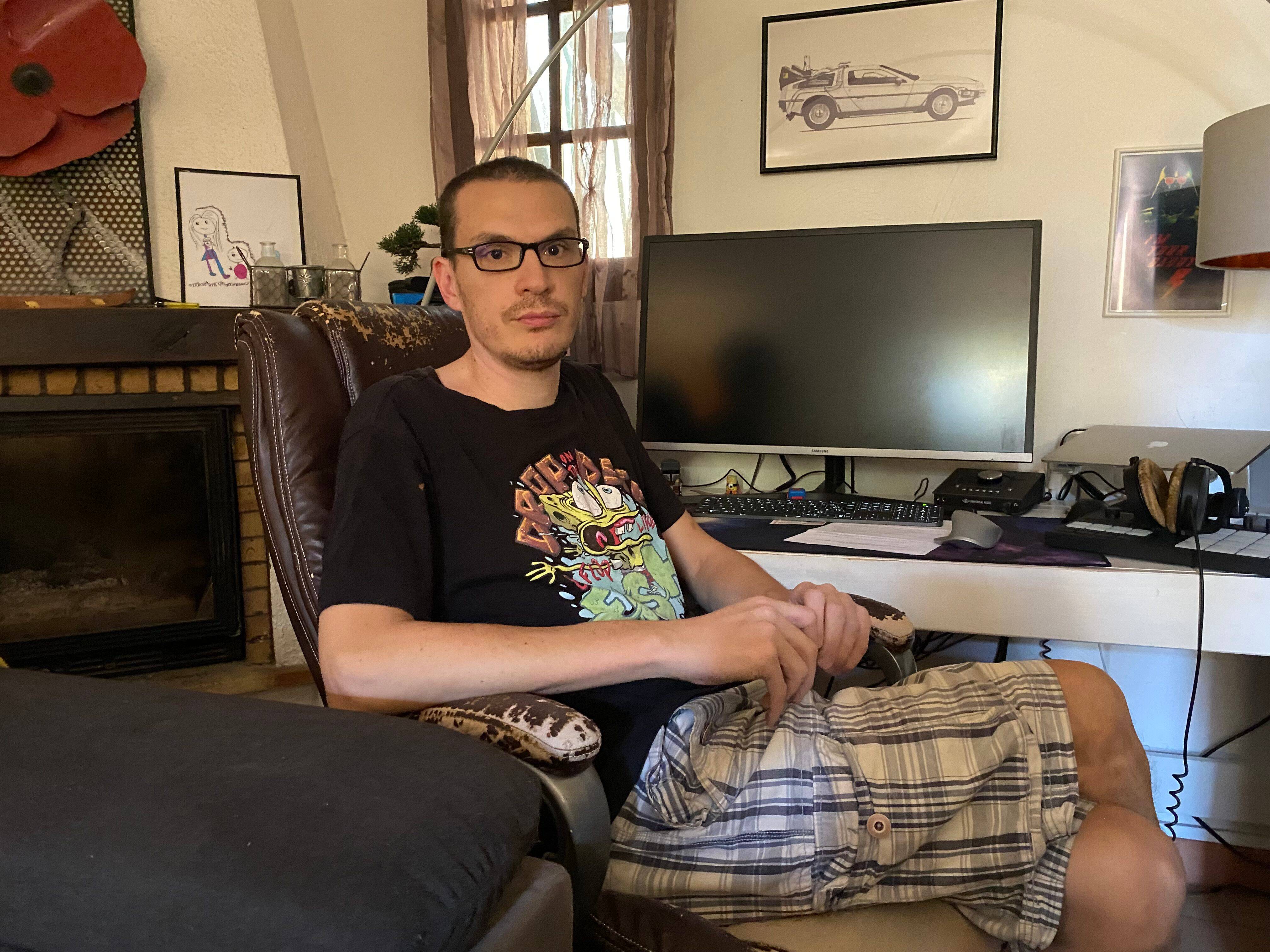 "J'ai peur de devoir dormir dans ma voiture": malgrés des revenus confortables, ce père de famille peine à se loger à Nice