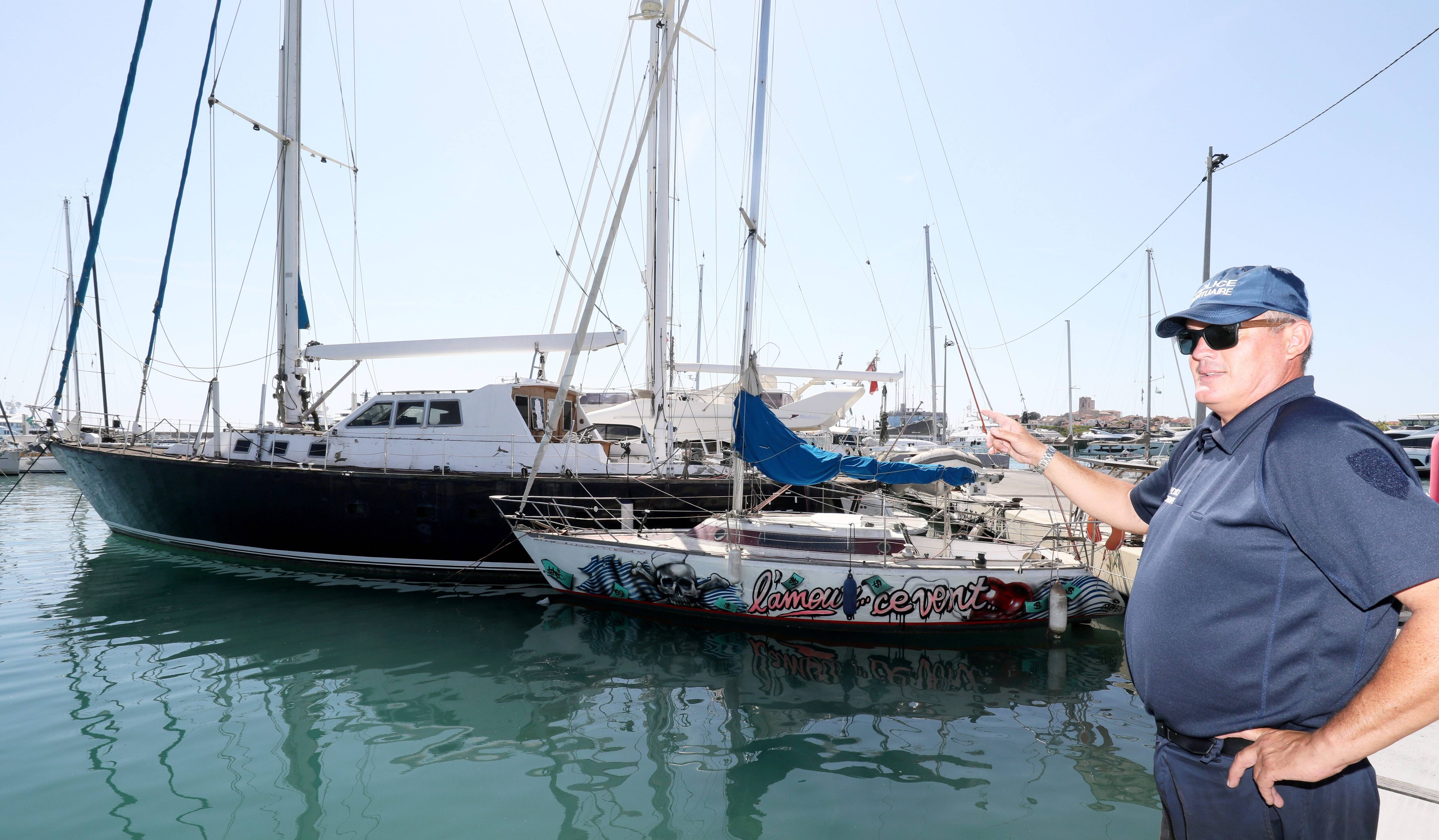 À Antibes, ces quatre fonctionnaires de la police portuaire maintiennent l'ordre... sur mer et sur terre