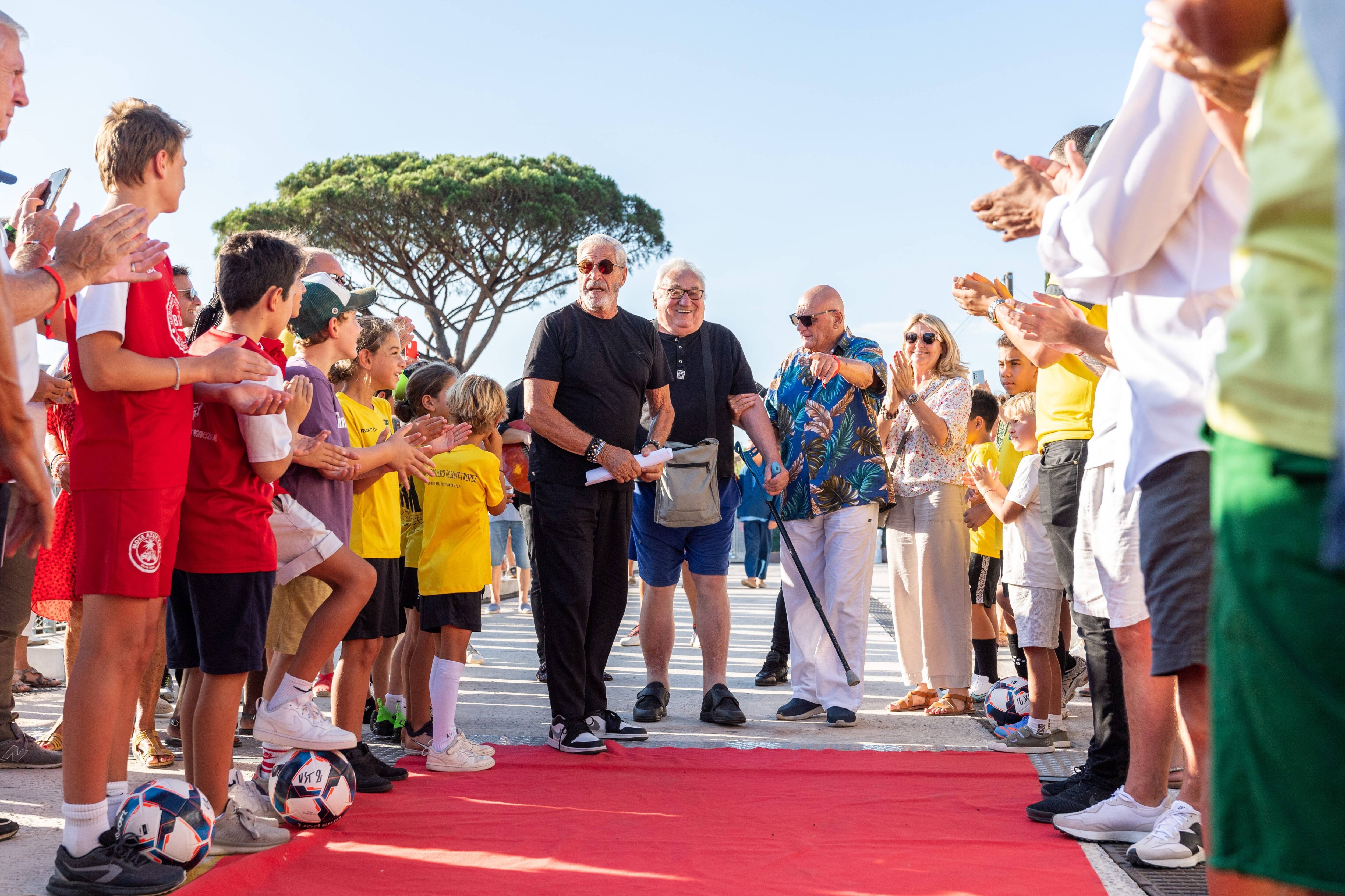 Le stade de Saint-Tropez inauguré par l'ancien joueur international Marcel Aubour, en présence de personnalités du football