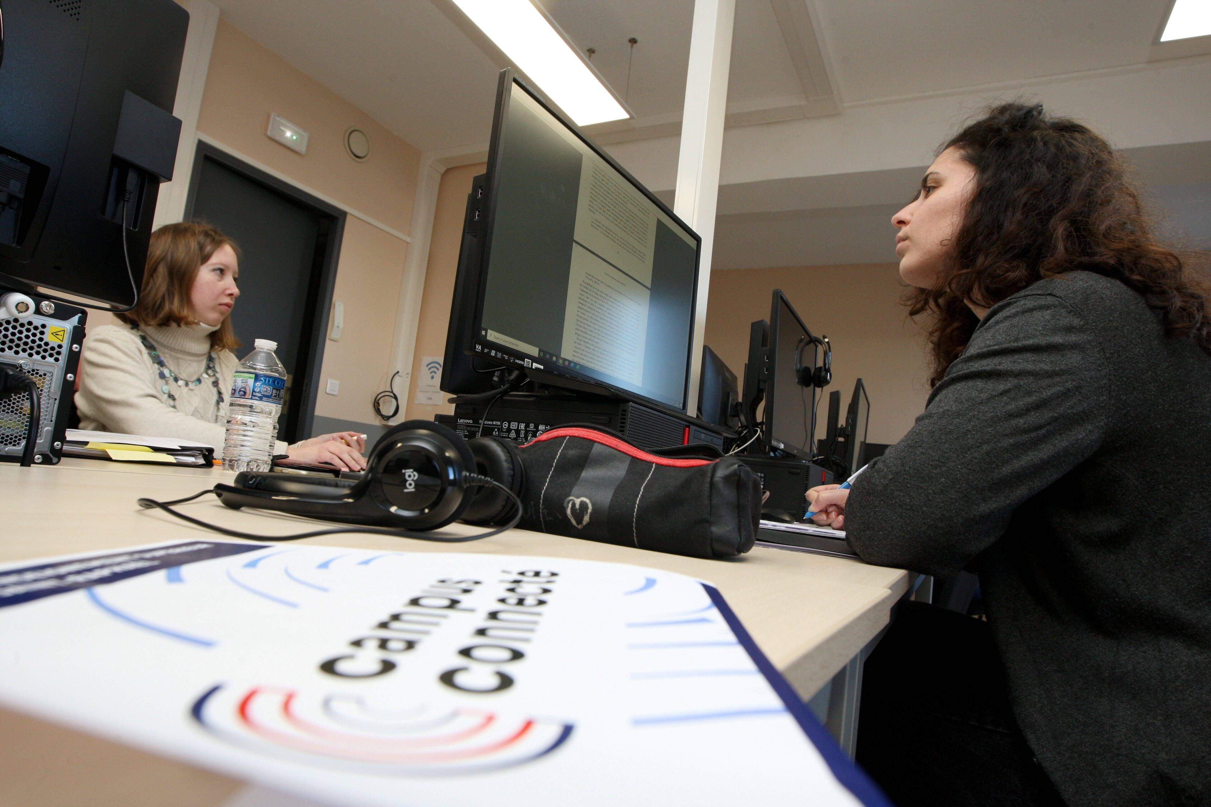 Licence, doctorat, BTS, DUT, VAE... Et si vous vous formiez à distance grâce au campus connecté de Saint-Raphaël