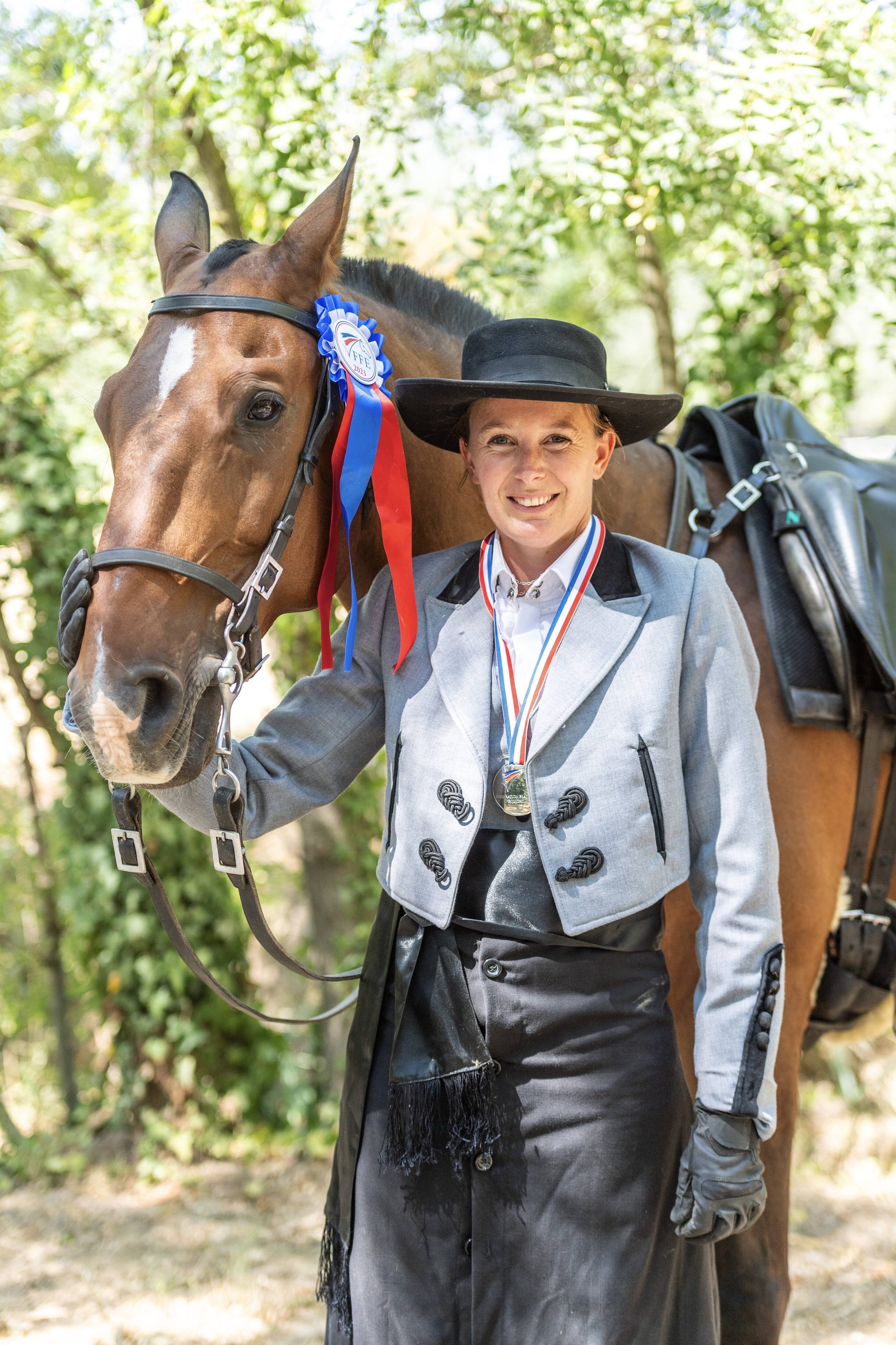 "Je n'ai pas envie d'y aller pour être éliminée!": le grand saut de la cavalière varoise Anaïs Houdellier vers l'Europe