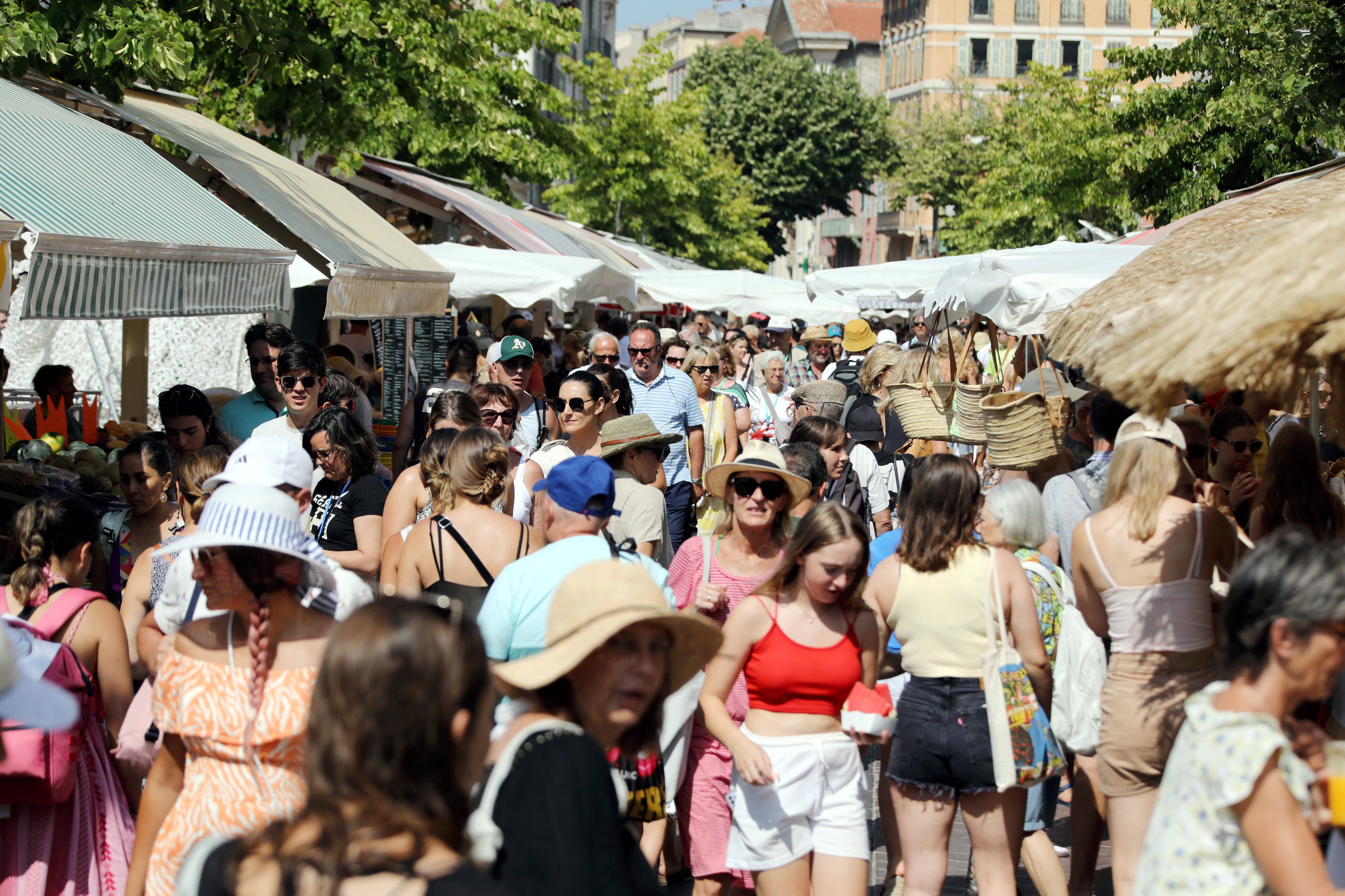 De Nombreux Touristes Sur La Côte Dazur Cet été Mais Moins Quen 2022 Nice Matin 8300