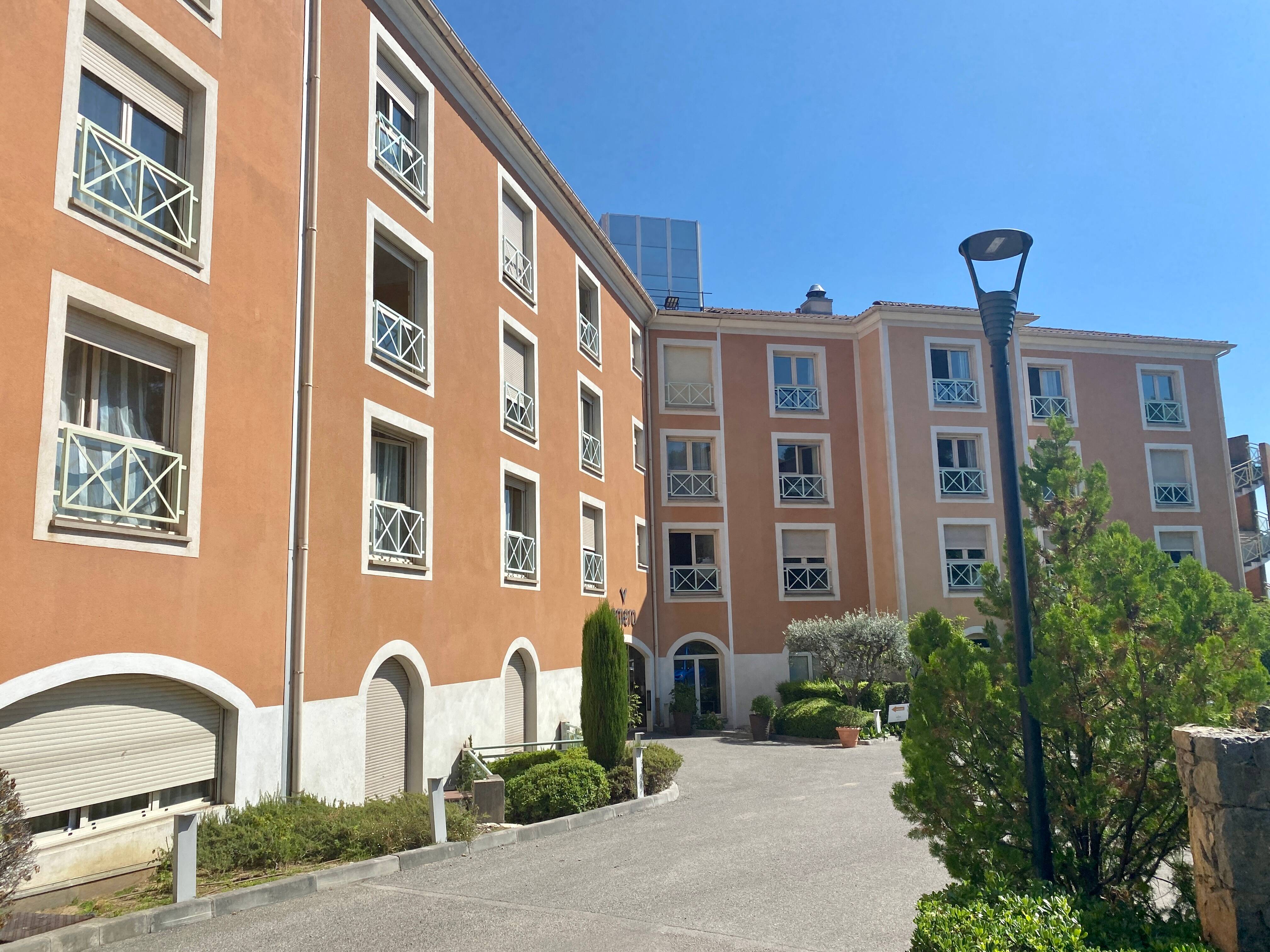 "J'y ai vu des choses déplorables": après le suicide d'une pensionnaire, les langues se délient dans cet Ehpad de Grasse