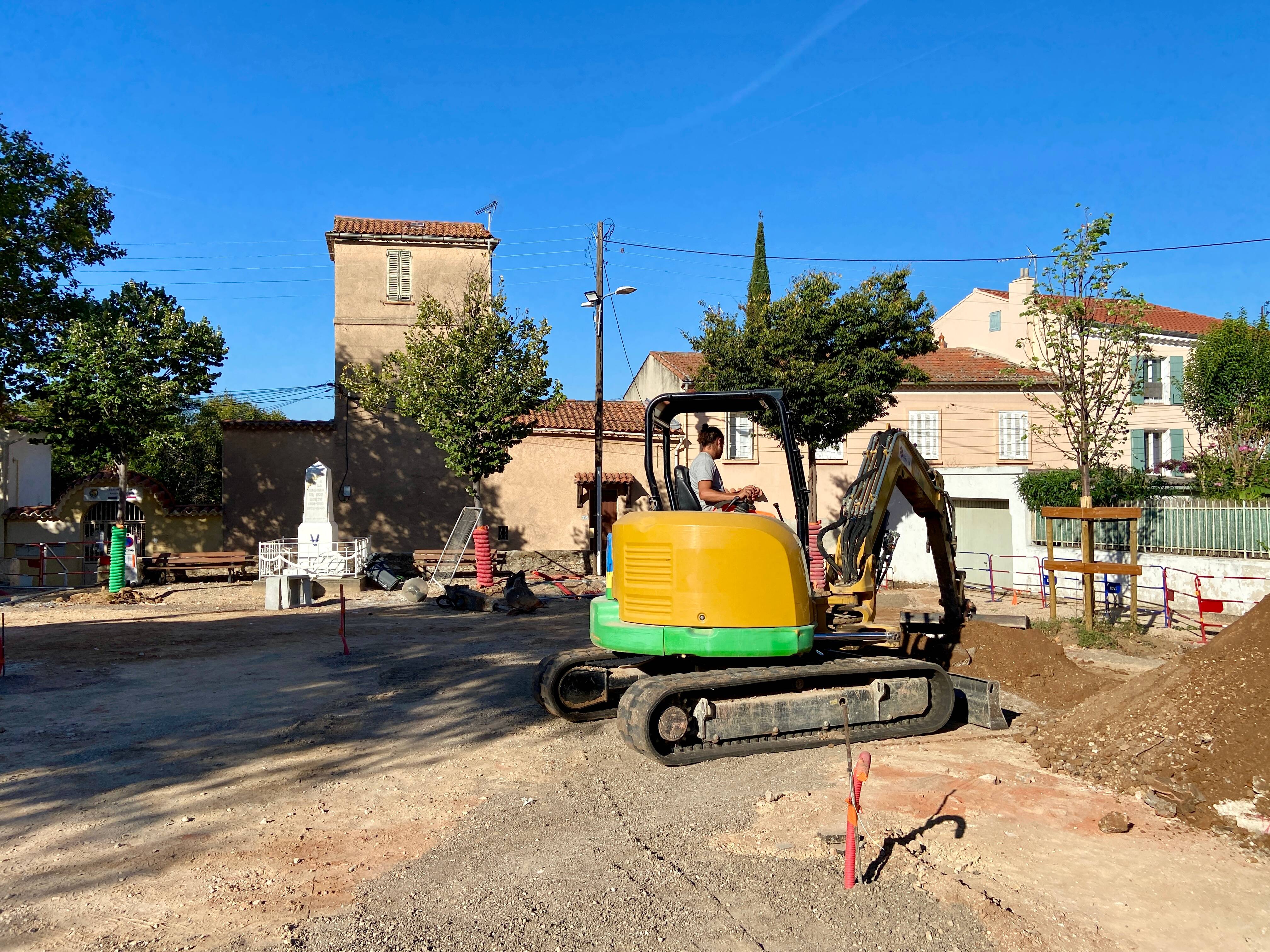 "Cette place ne deviendra pas un parking": la Ville de Toulon apporte des précisions sur les travaux de rénovation dans le quartier Barbès