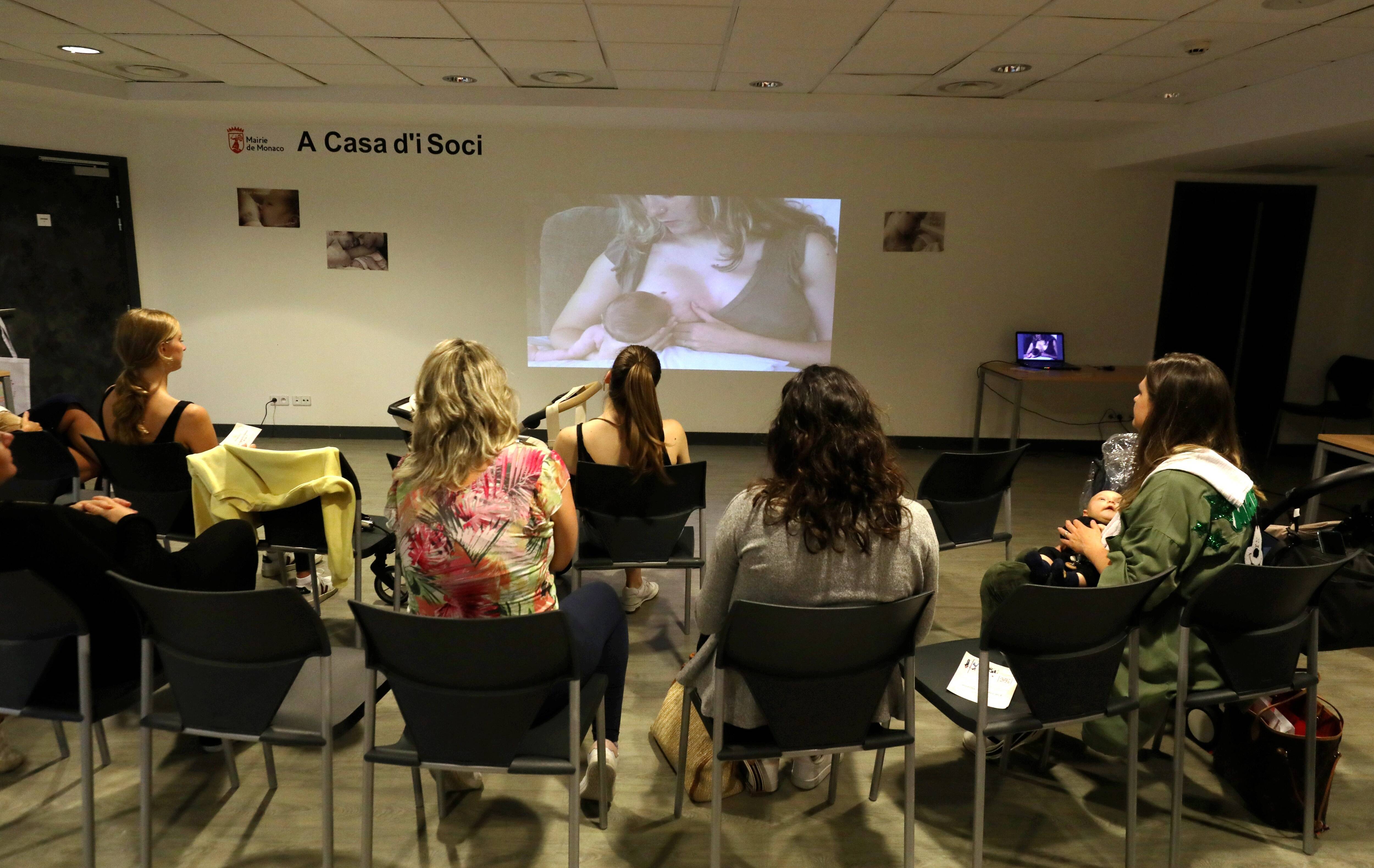 "Ici, j'arrive à me confier": les mamans se sont réunies pour une journée de conseils sur l'allaitement à Monaco