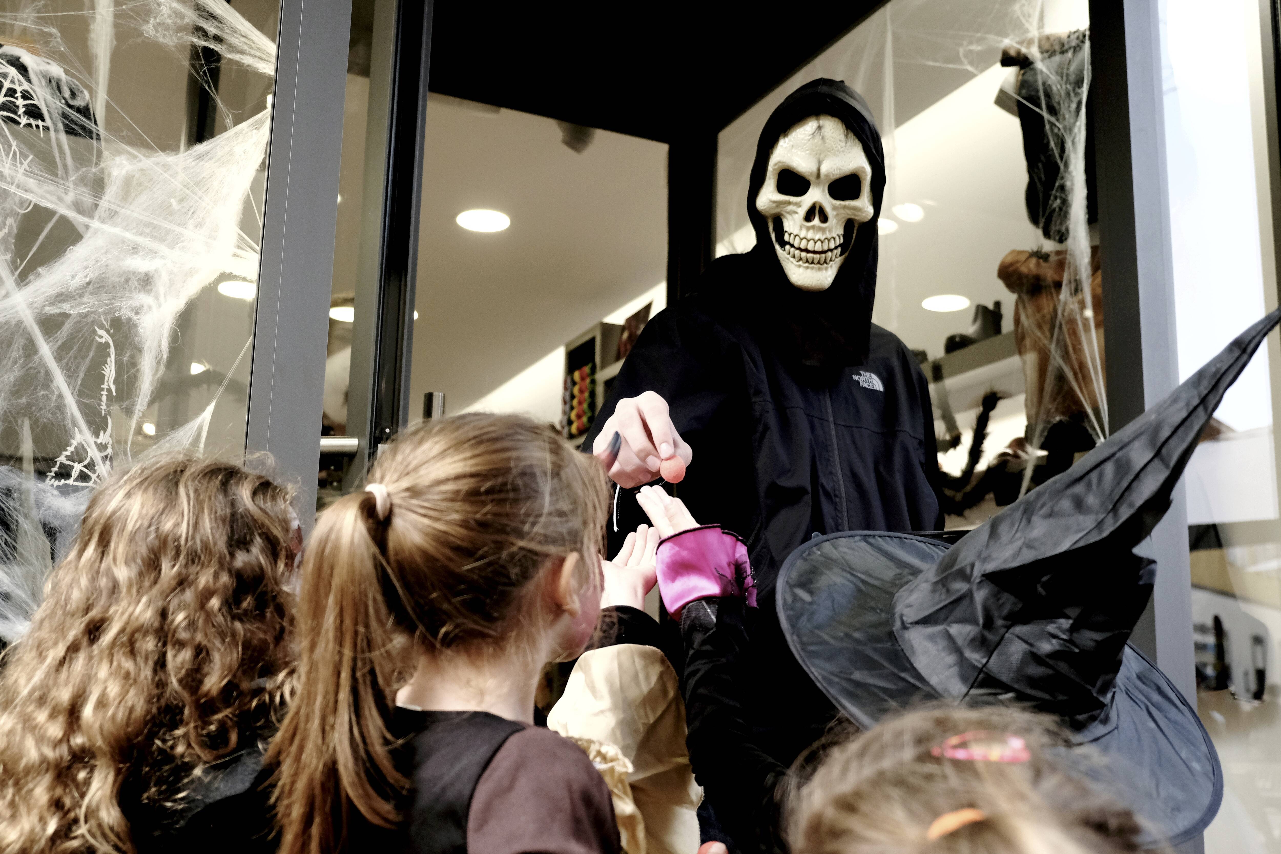 Chasse aux bonbons, ateliers, buffet: voici le programme des animations pour Halloween à Menton et sa région