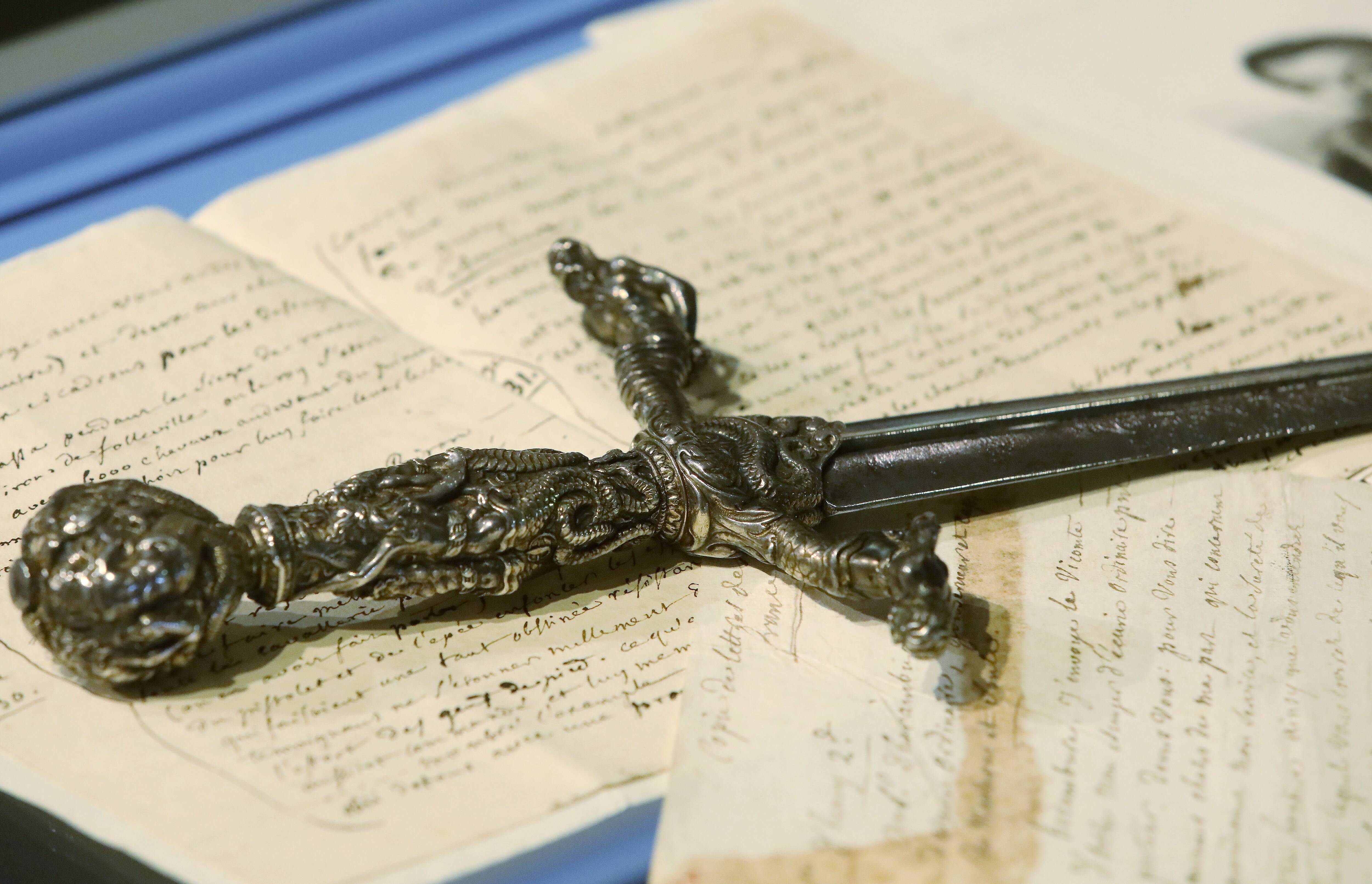 Une épée du roi Henri IV mise aux enchères à Monaco