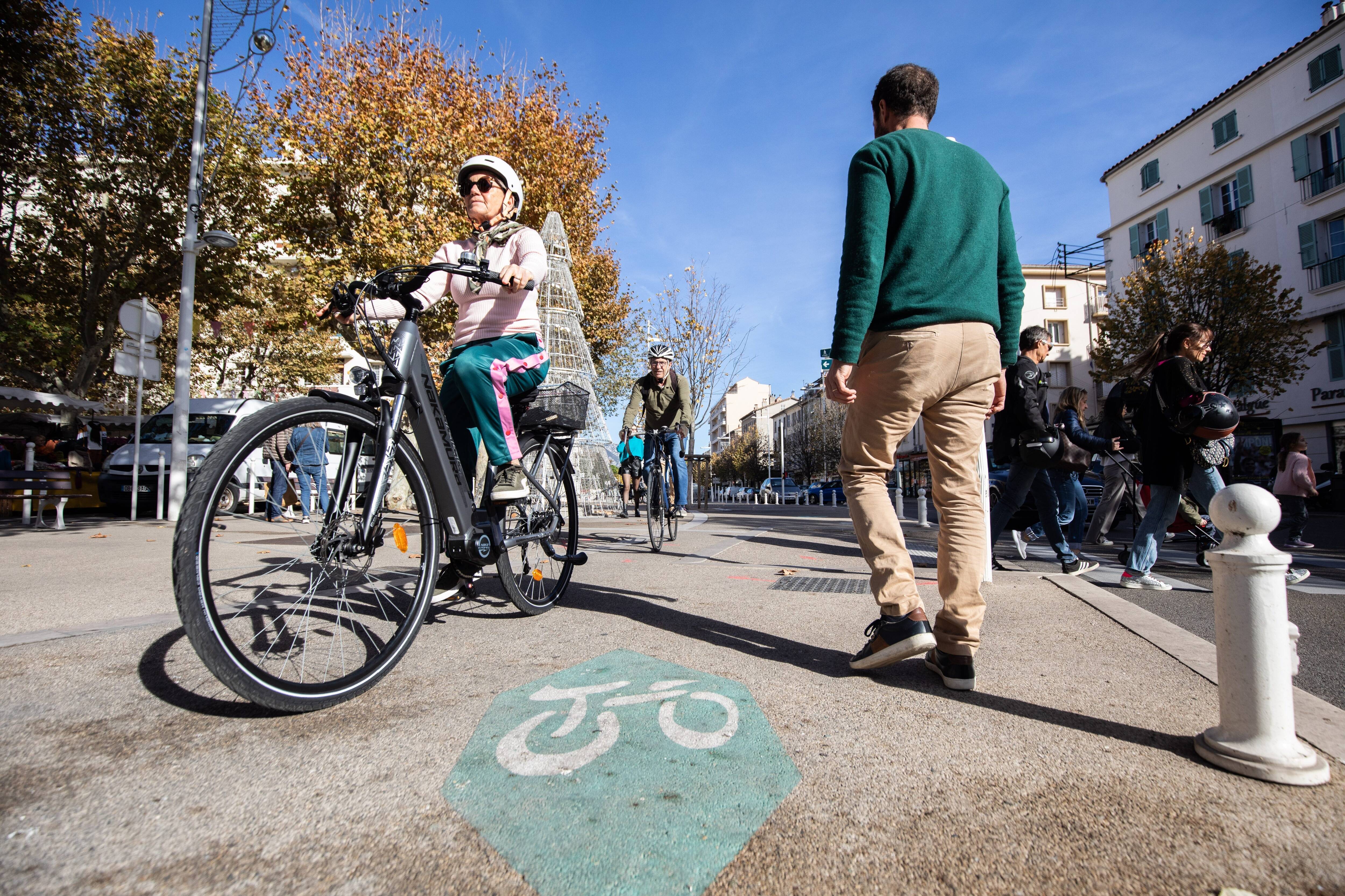 La difficile cohabitation entre piétons et cyclistes à Toulon