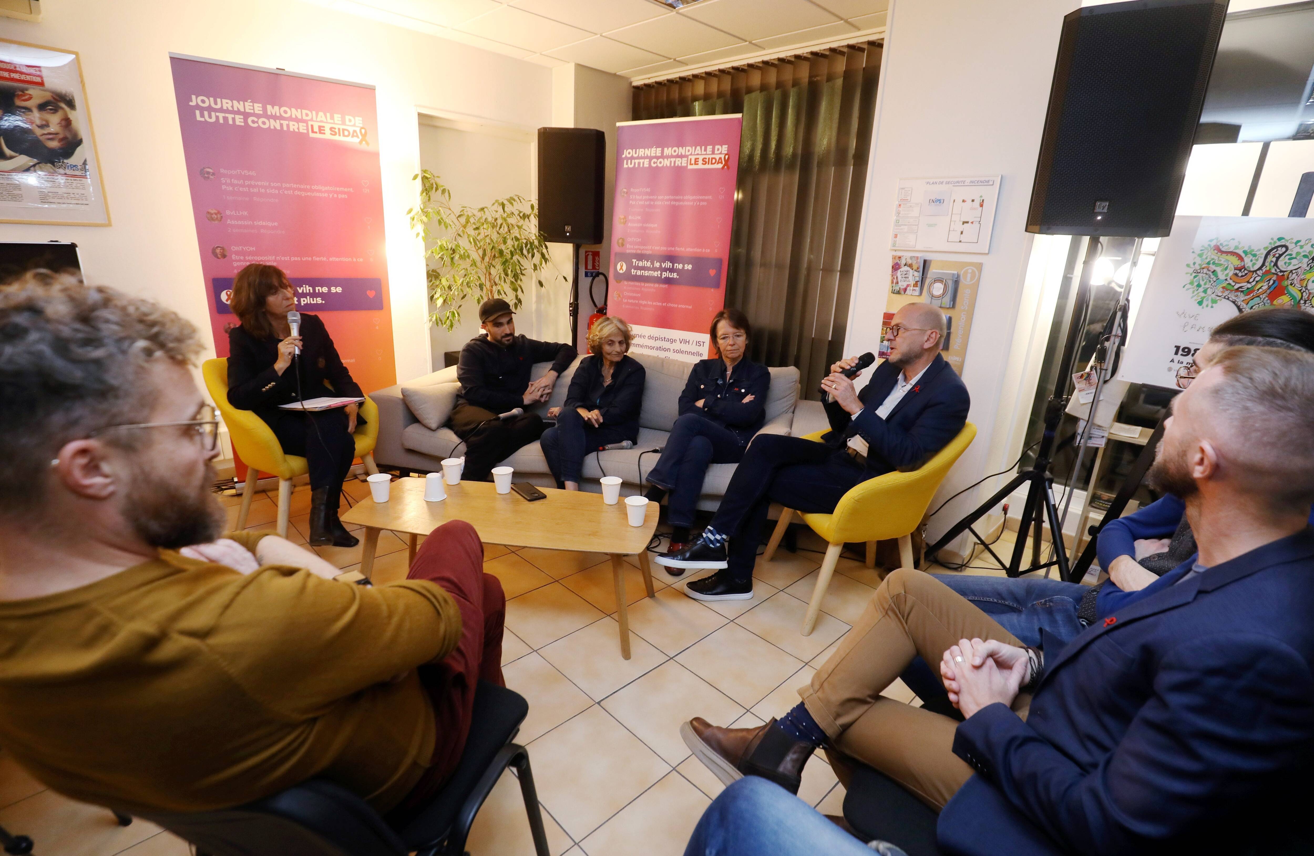 La science avance, l'épidémie recule mais les préjugés persistent: il faut parler du VIH pour faire reculer la sérophobie