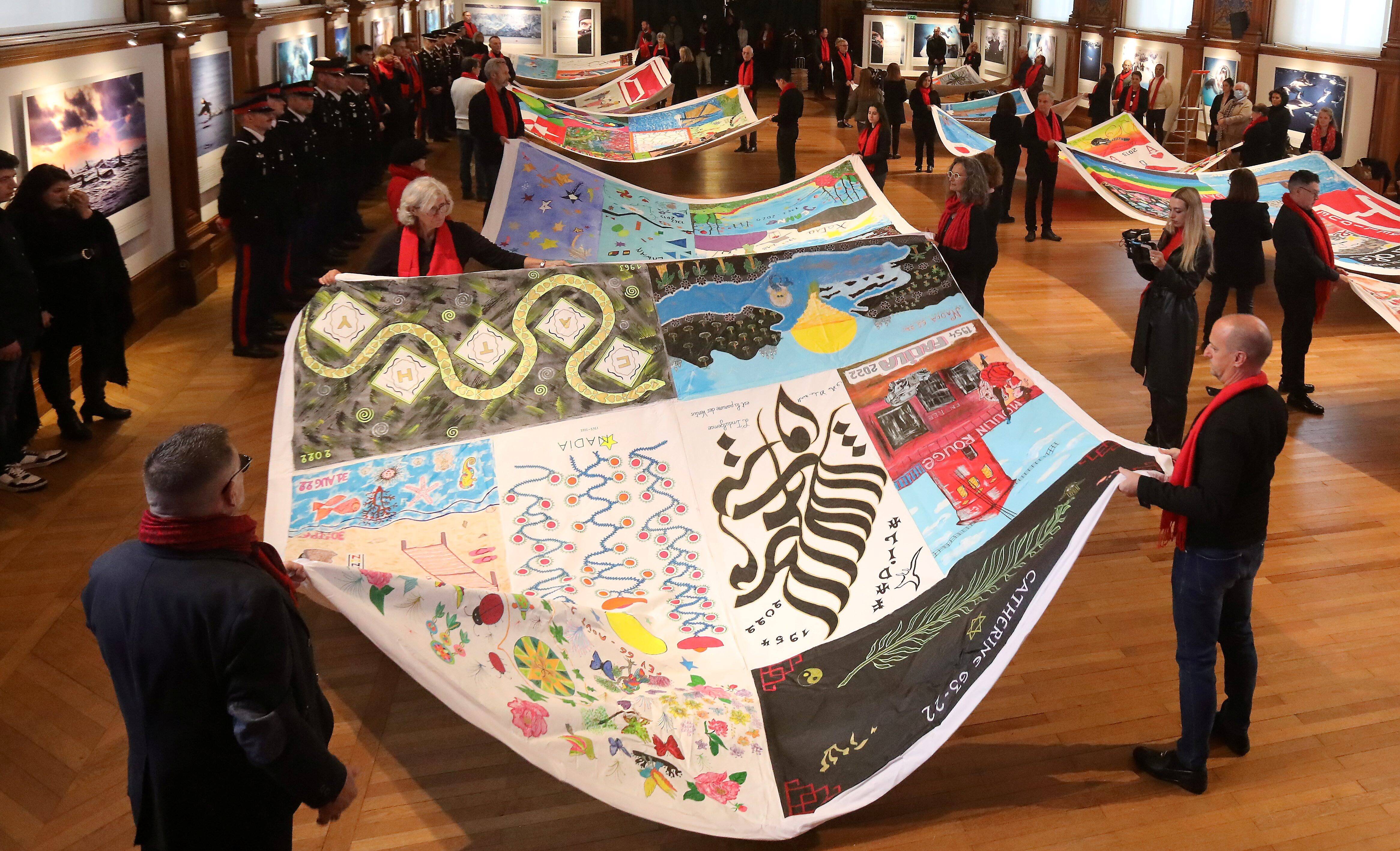 "C'est pour redonner de la vie": Fight Aids Monaco rend hommage aux victimes du sida avec 10 courtepointes