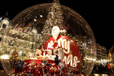 L'arrivée sensationnelle du Père Noël sur le port - Monaco-Matin