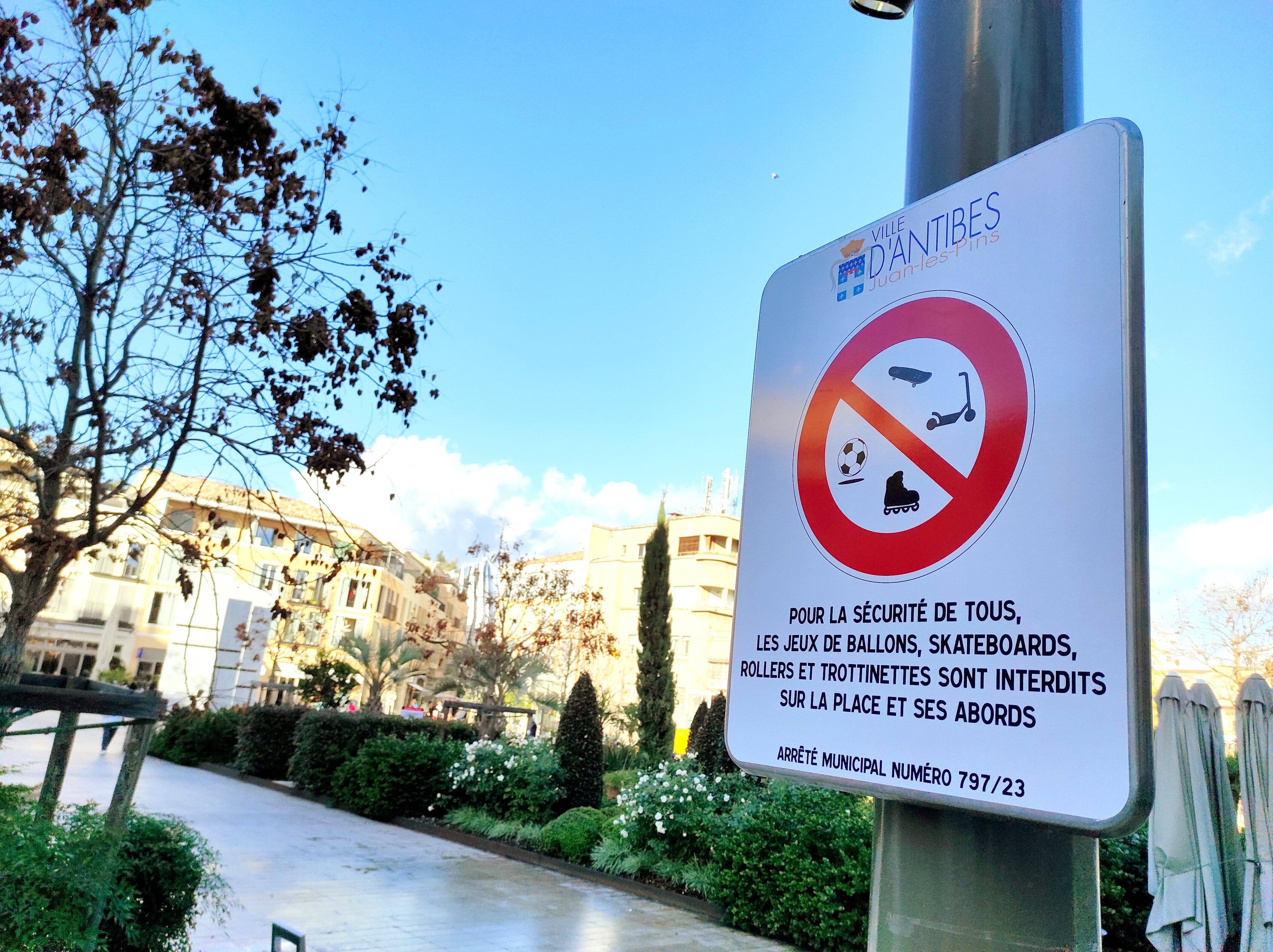 "Moi, je leur crèverai le ballon": les riverains n'en peuvent plus des jeux d'enfants sur cette place de Marenda-Lacan à Antibes