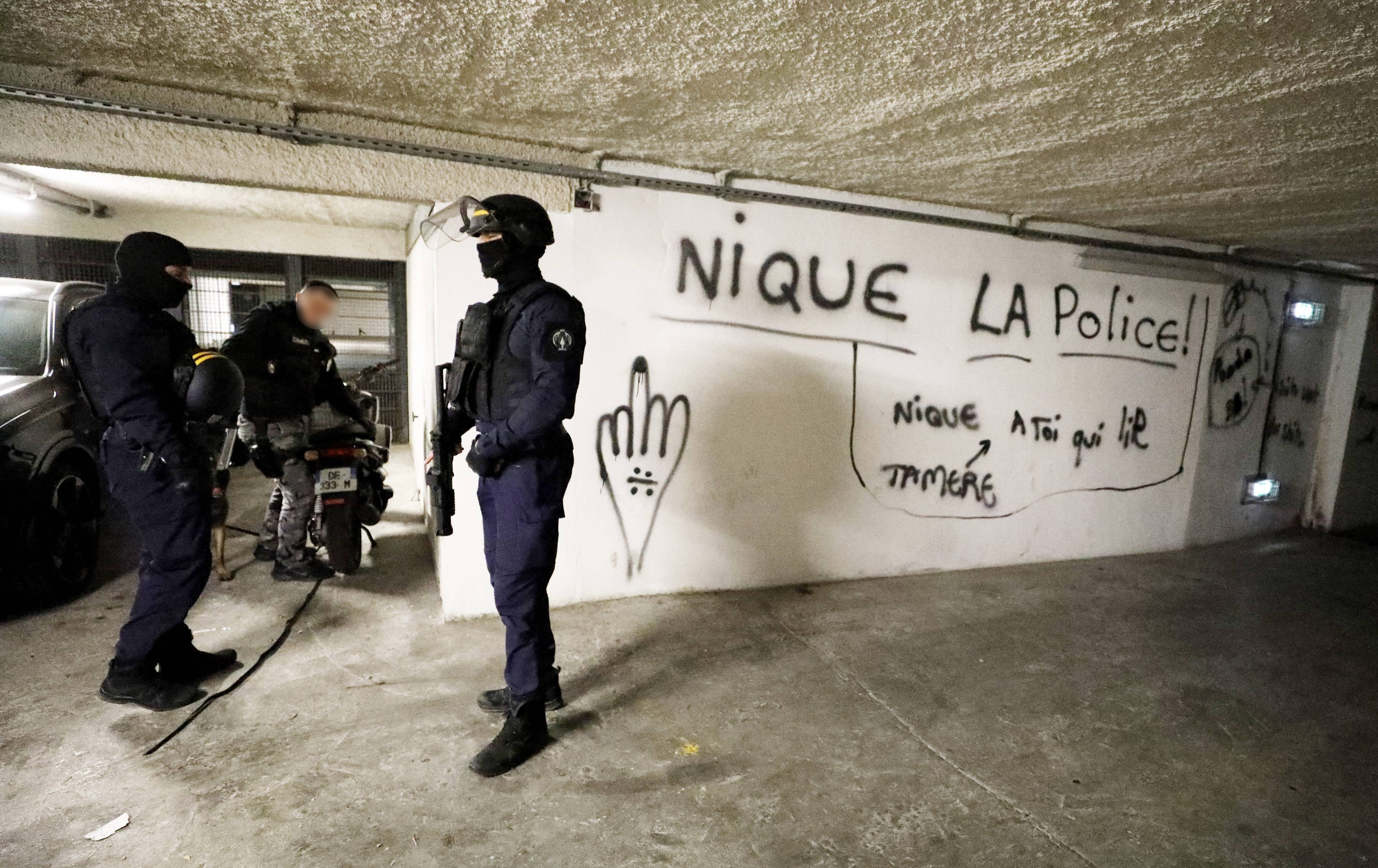 "Il n'y pas eu d'élément déclencheur": les policiers visés par des tirs de mortiers à Vallauris se questionnent