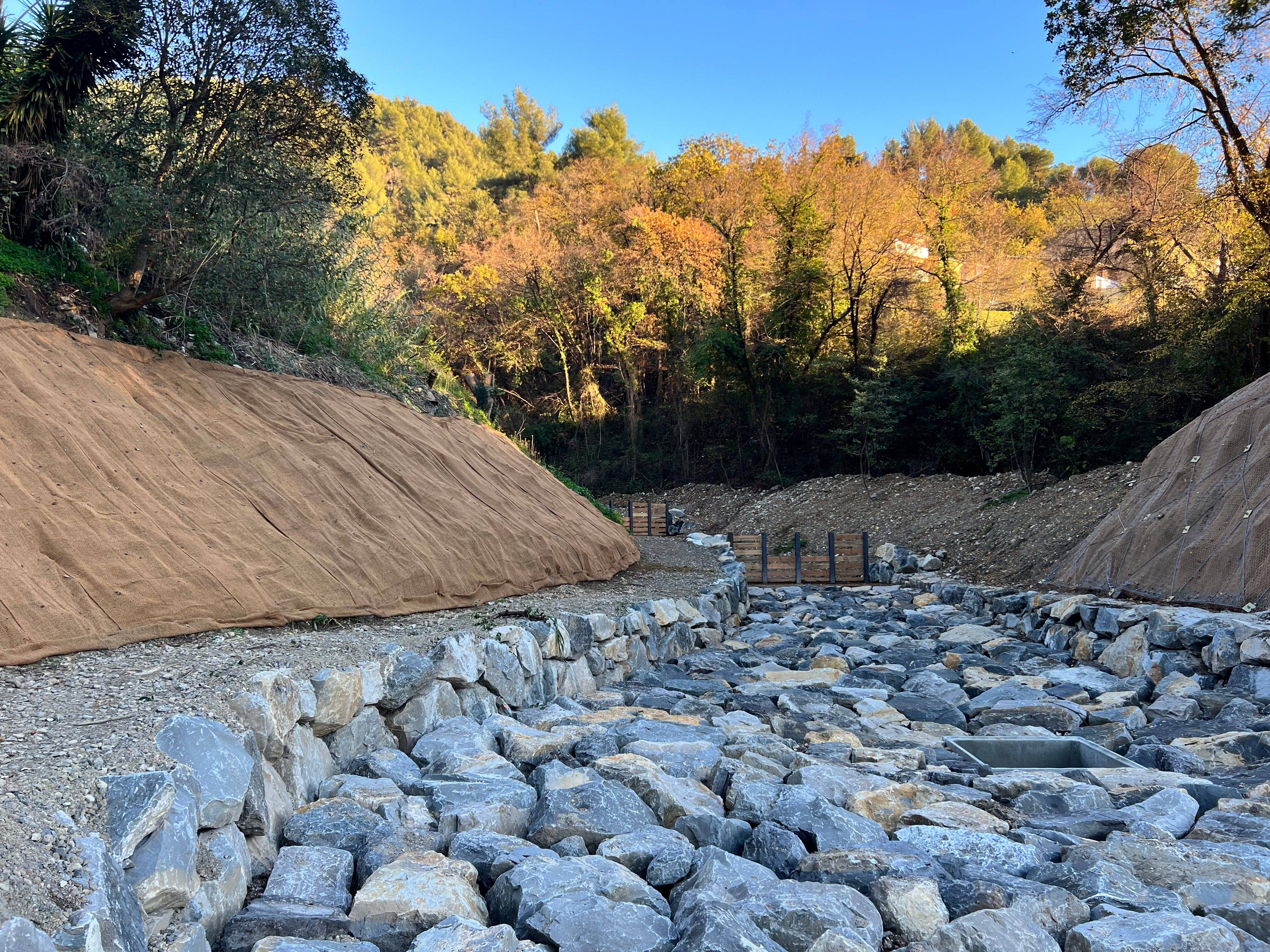 La communauté de la Riviera française met en place un piège à sédiments pour éviter les inondations dans une zone industrielle de Menton