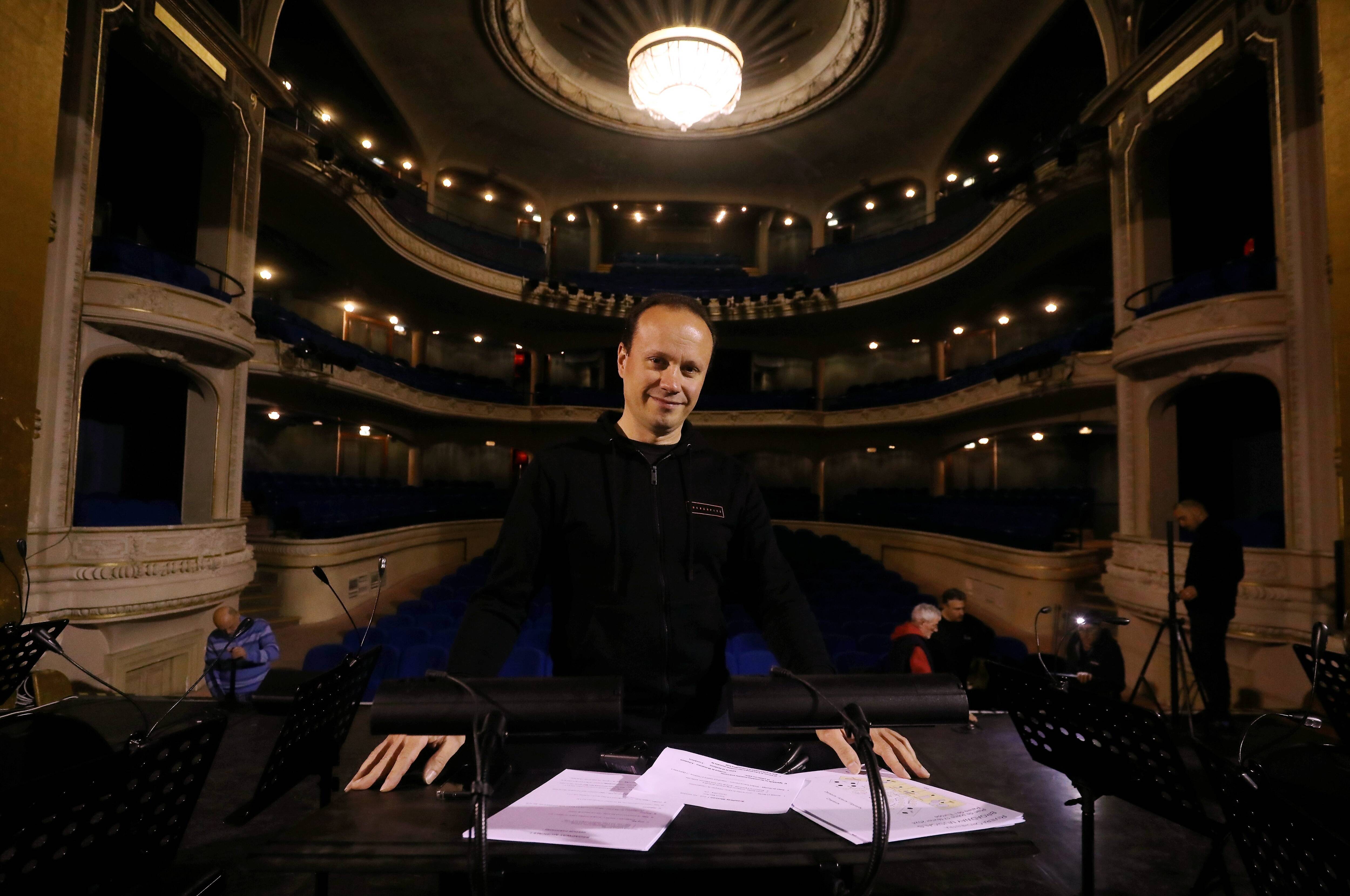 Fête du citron: on a visité les coulisses du spectacle à succès "Broadway musicals" qui revient, 8 ans après, au Palais de l'Europe à Menton