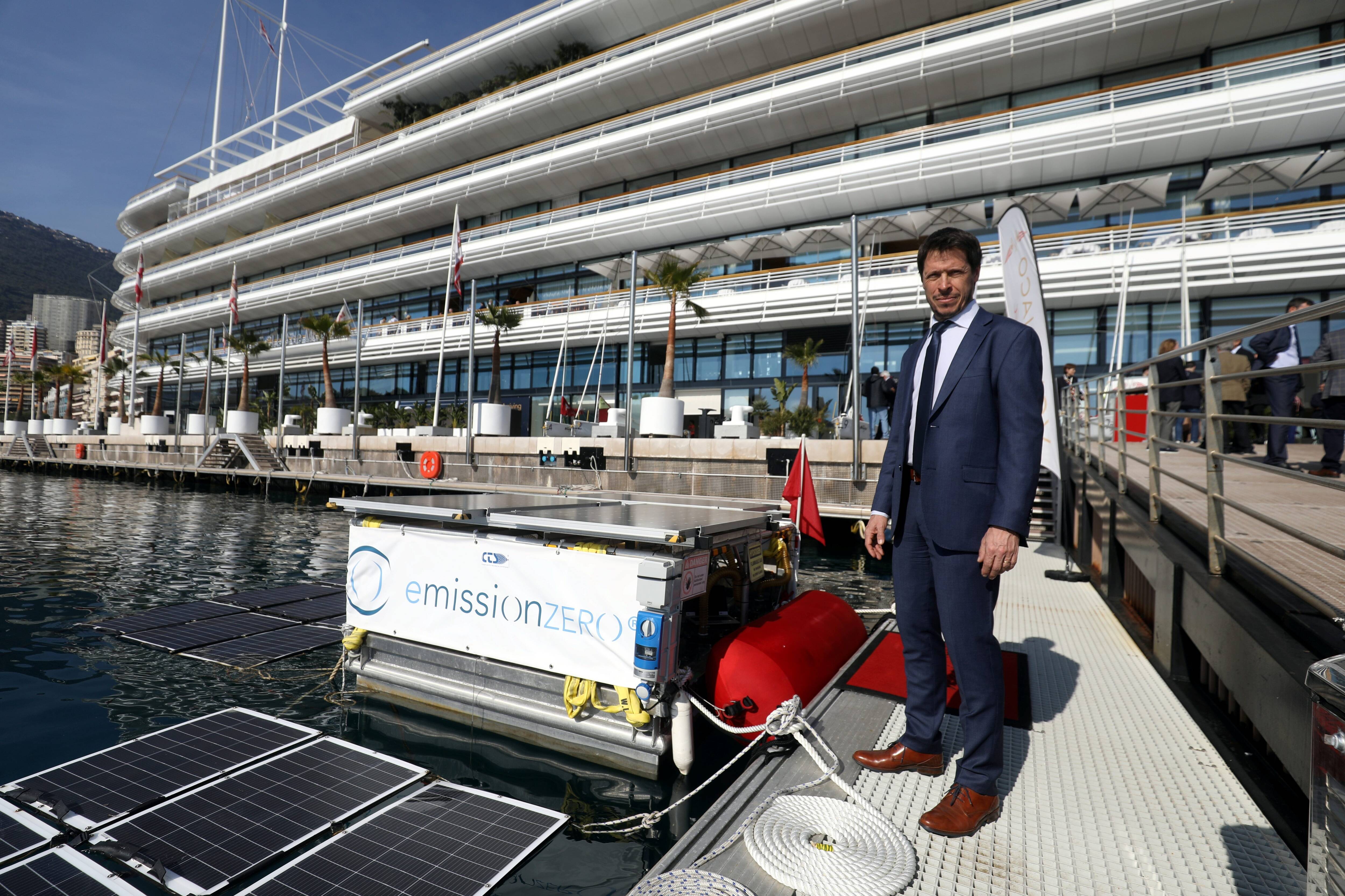 Pour l'Energy Boat Challenge, le Yacht-club de Monaco lance son ponton capable de produire de l'hydrogène