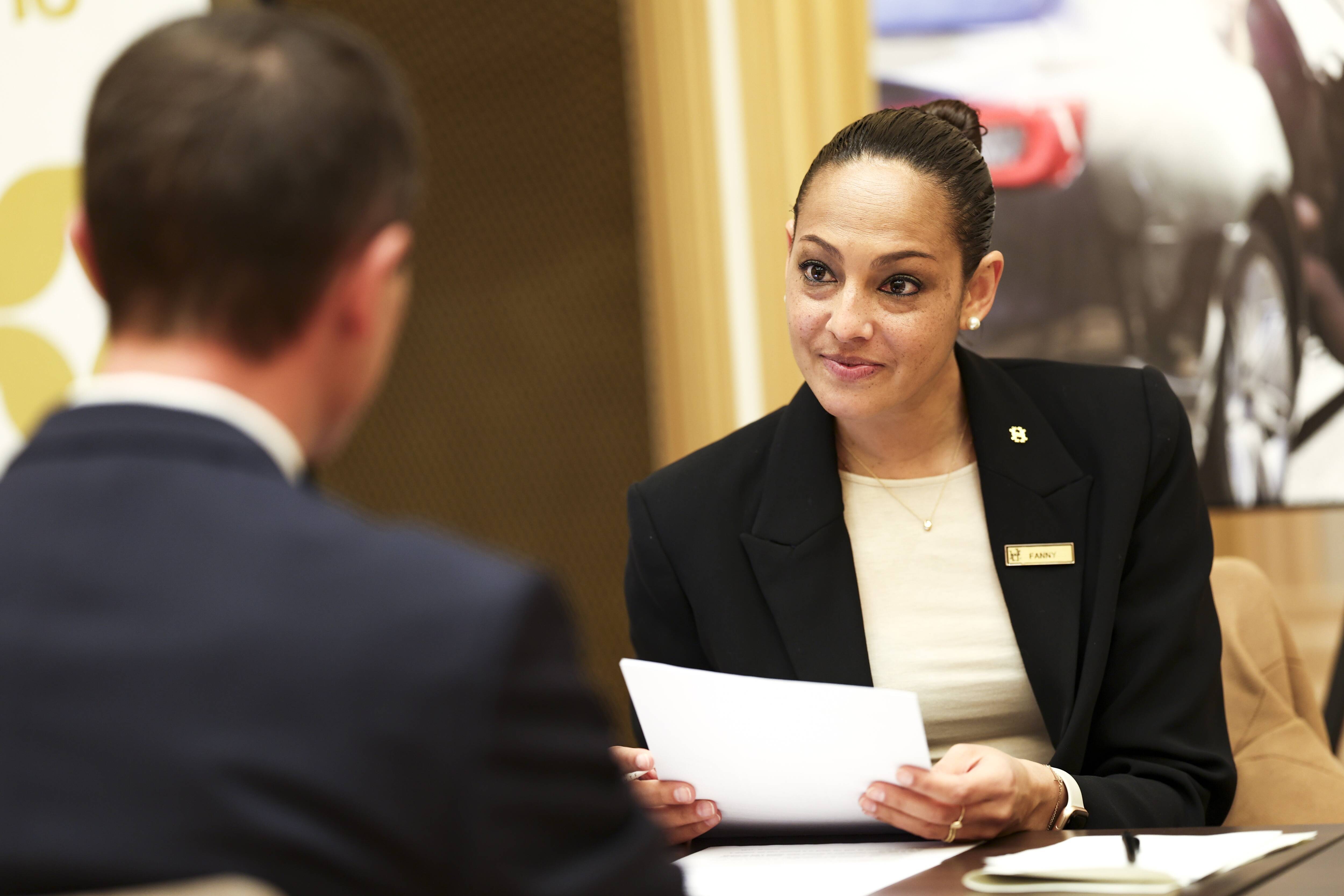 "Le sourire, l'envie, la ponctualité ne s'apprennent pas": la SBM mise sur l'humain pour recruter ses futurs saisonniers à Monaco
