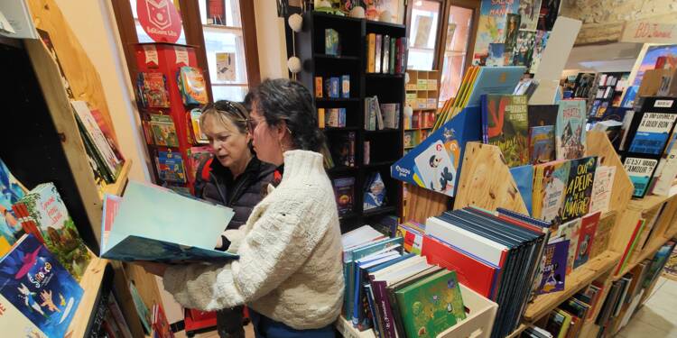 Sauvée par ses lecteurs il y a six ans, la librairie indépendante d'Aups recherche des coopérateurs