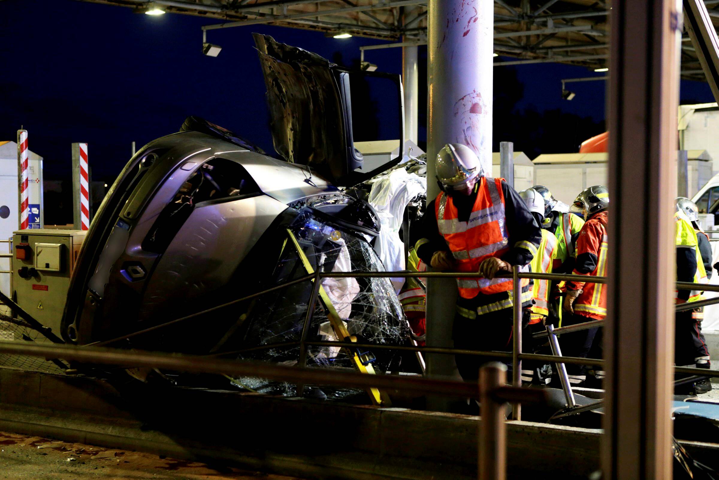 "Il était debout sur la pédale de frein": que s'est-il vraiment passé lors de l'accident mortel au péage de Fréjus en 2020?
